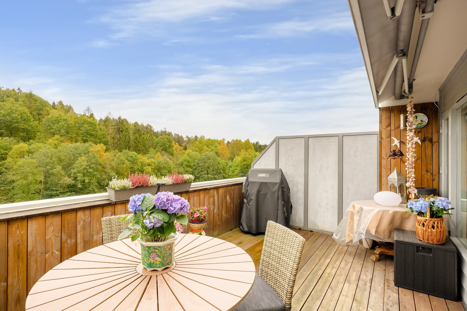 Leiligheten har en fantastisk balkong på hele 15 kvm. Galleribilde