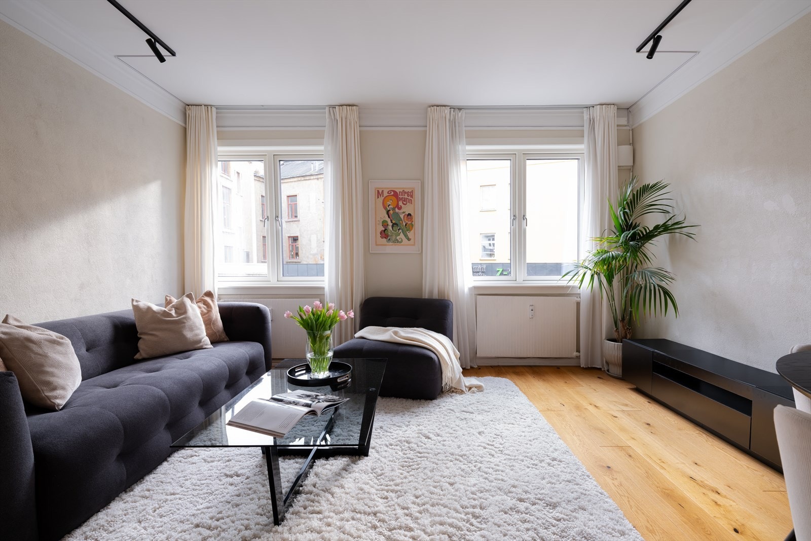 Tonje H. Eide v/Emera Oslo Vest har gleden av å presentere Waldemar Thranes gate 8! Foto: Chris Borowiak Galleribilde