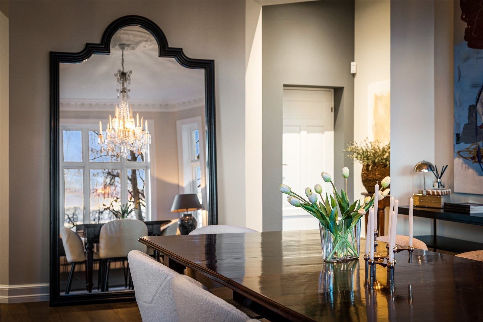 Leiligheten har tre pipeløp renovert i regi av sameiet. Galleribilde