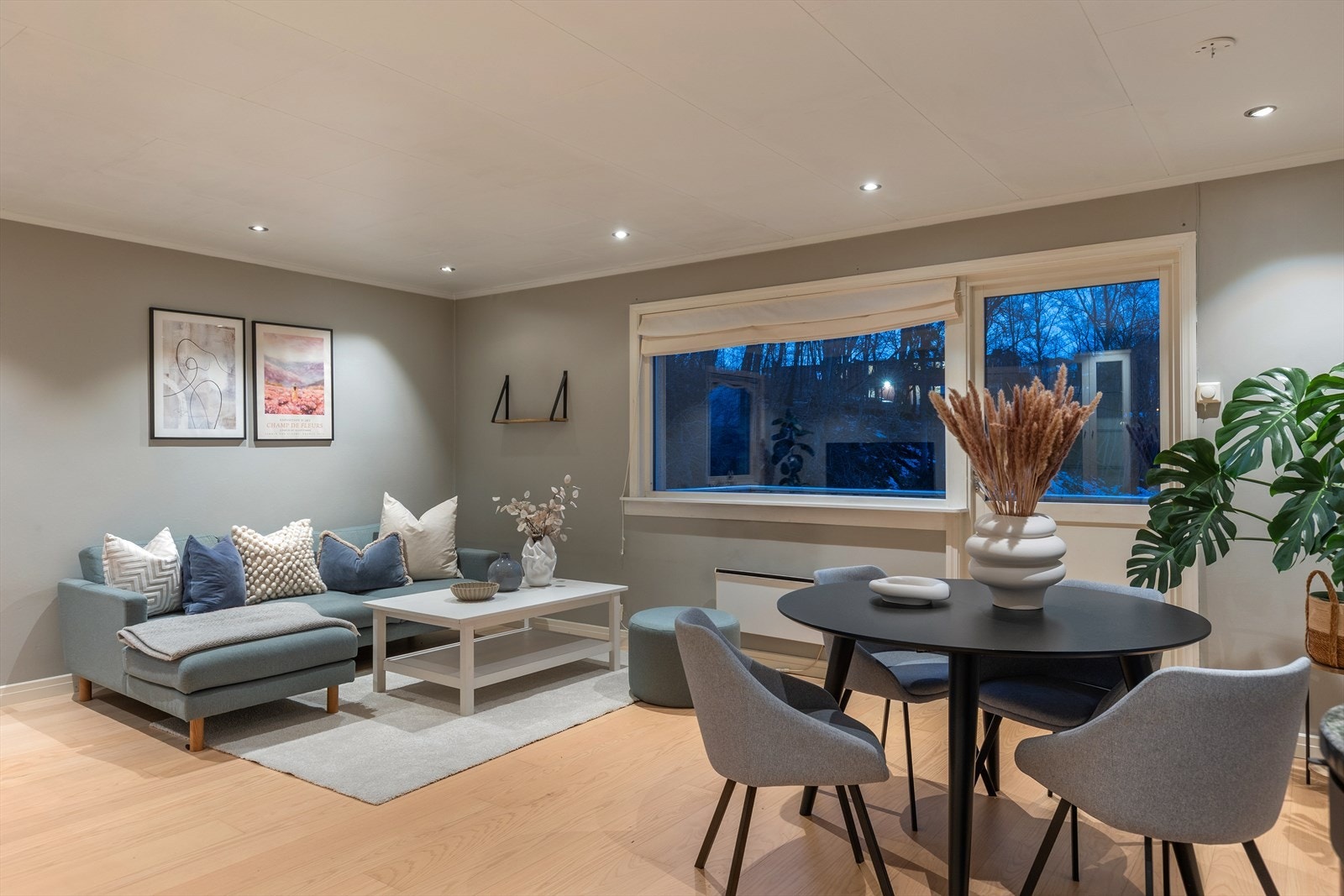 Boligen holder i sin helhet god stand, med en rekke større oppgraderinger i årene fra 2009 til dags dato. Galleribilde