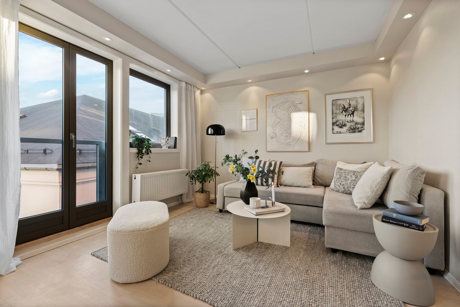 Moderne 2-roms selveierleilighet med fantastisk beliggenhet og vidt utsyn Galleribilde