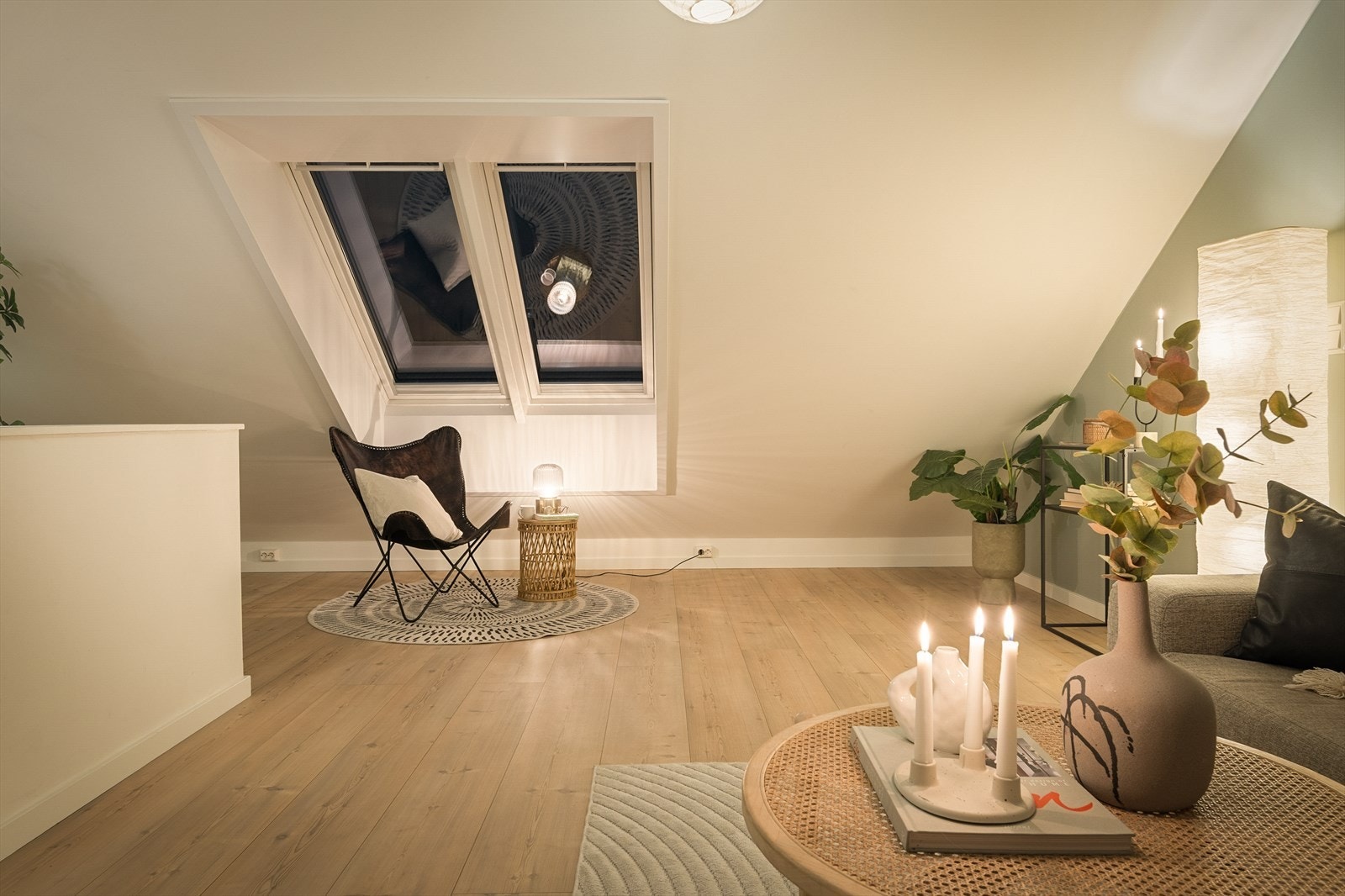 Kveldsstemning loftstue Galleribilde