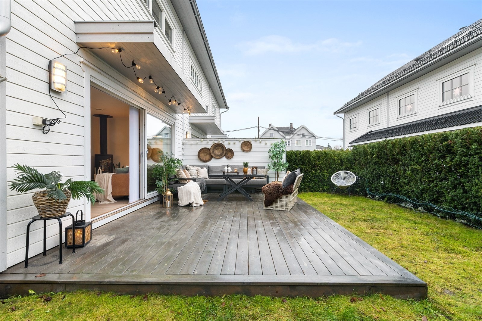 I 2024 ble det lagt ny terrasseplatting Galleribilde