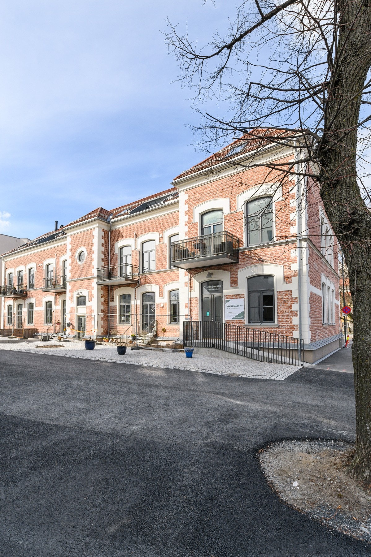 Bygget ble i 2017 omgjort til leiligheter, og det ble lagt stor vekt på å videreføre gårdens historie, som i tid strekker seg helt tilbake til slutten av 1800-tallet. Galleribilde