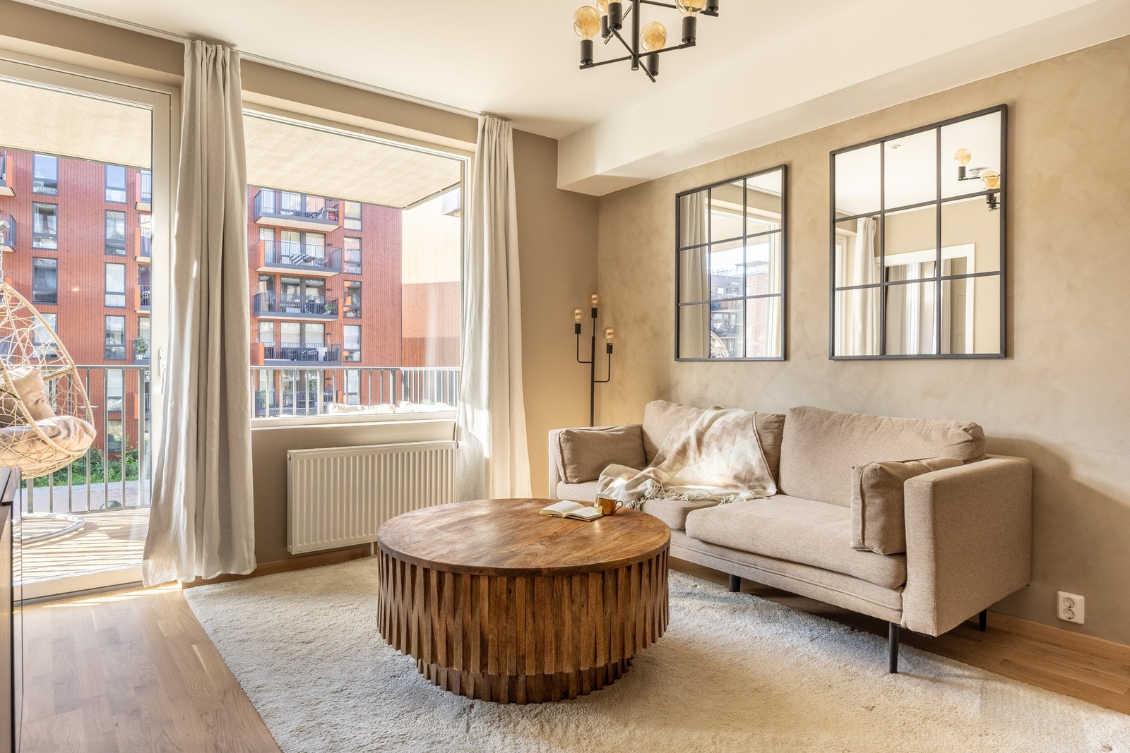 Det er rikelig med naturlig lysinnslipp. Galleribilde