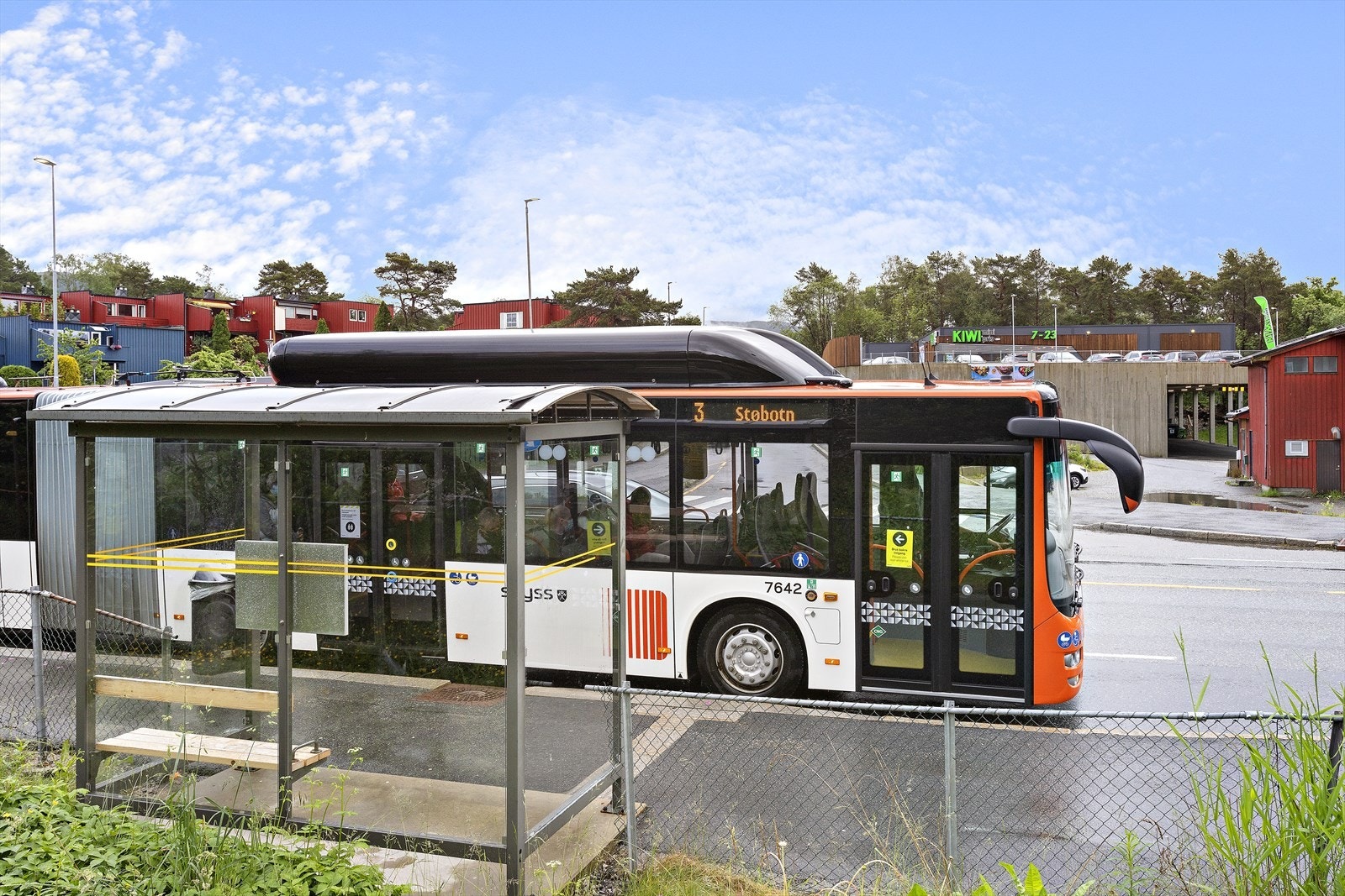 Kort avstand til gode bussforbindelser (linje 32 og 33E) både i Myrdalskogen og Hesthaugveien Galleribilde
