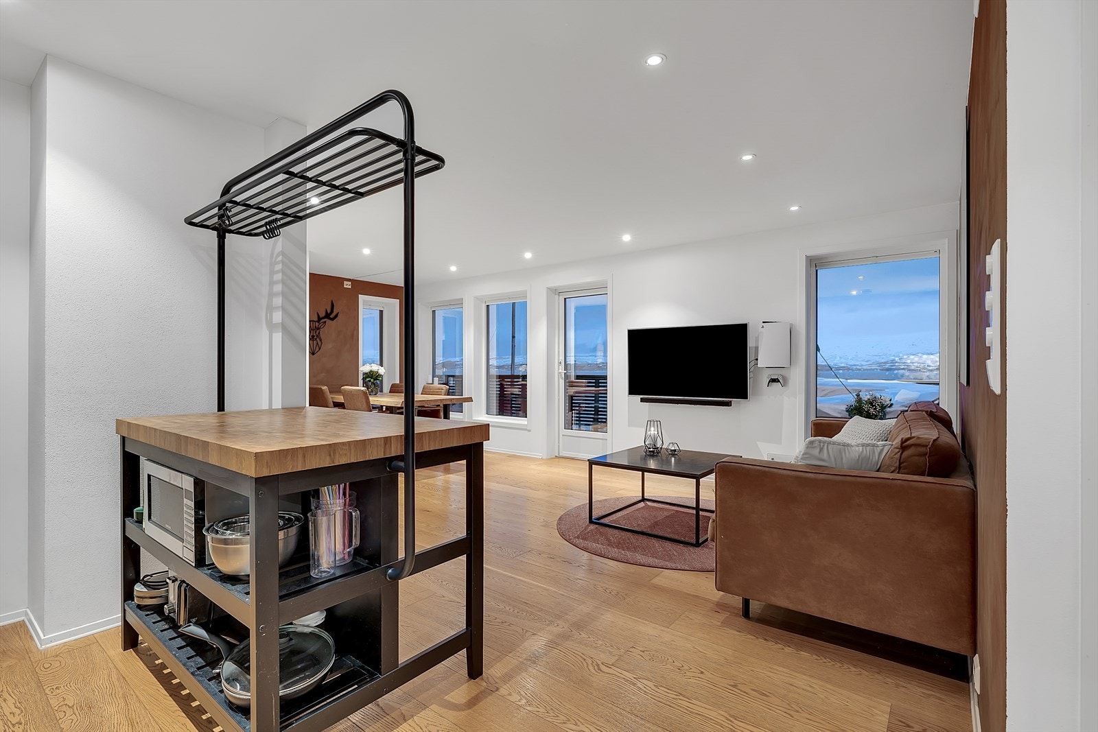 Hjem Eiendomsmegling v/ eiendomsmegler Robin I. Martinsen presenterer Storbakkvegen 26! Galleribilde