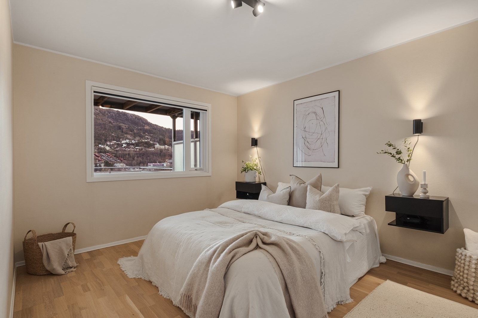 Soverom er av god størrelse og måler hele 14,1 m². Galleribilde