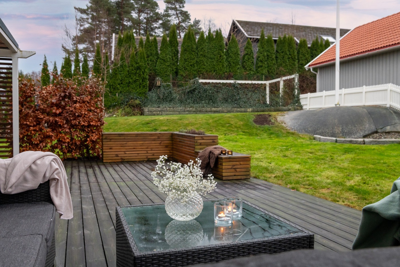 Her oppholder du deg usjenert fra naboer med stor plass til utendørsaktiviteter. Galleribilde