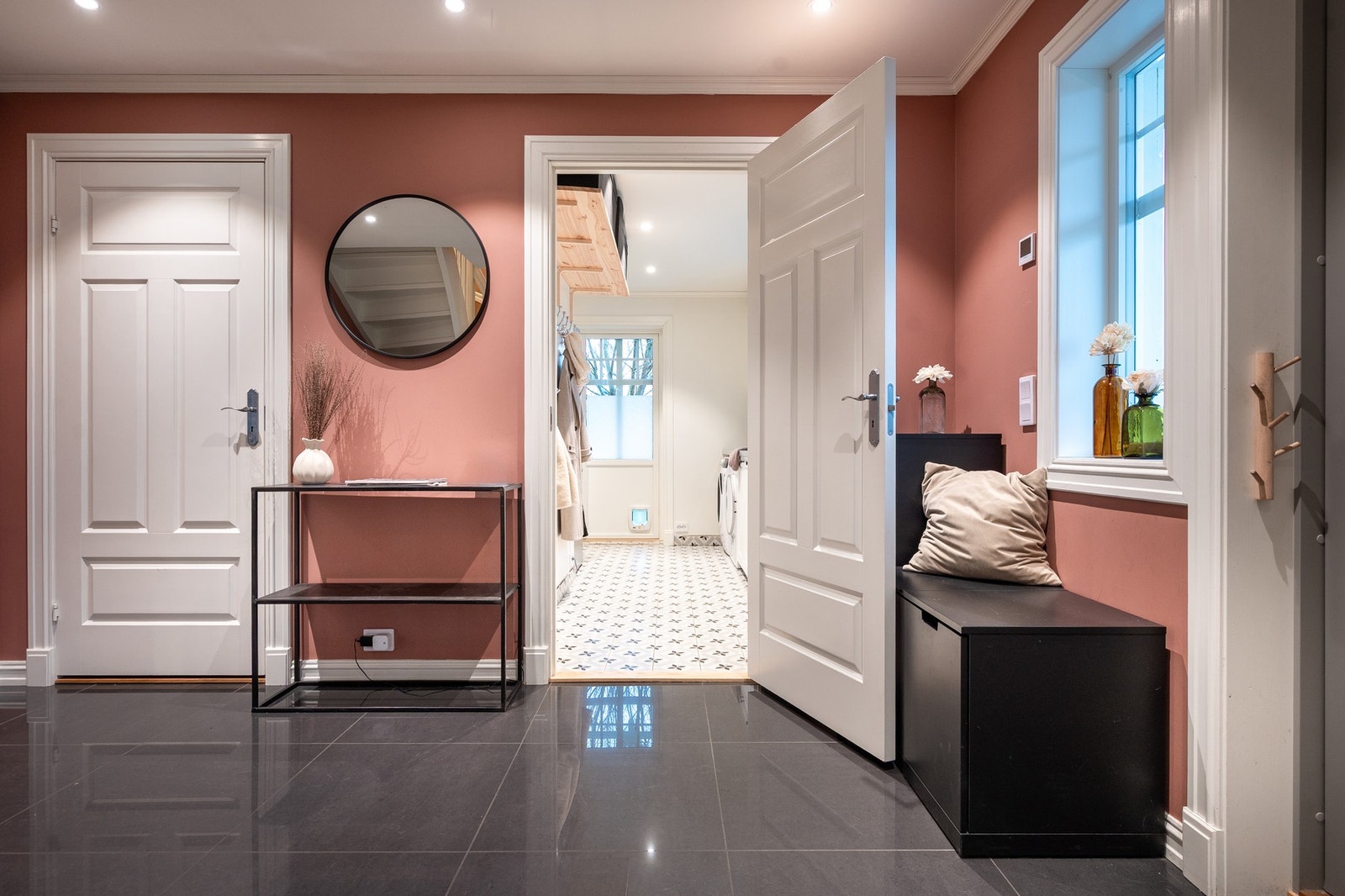 Vaskerommet ligger praktisk til like ved entrèen. Galleribilde