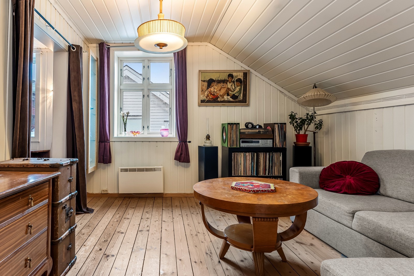 Rommet egner seg godt som en ekstra TV-stue eller lekerom for familien. Galleribilde