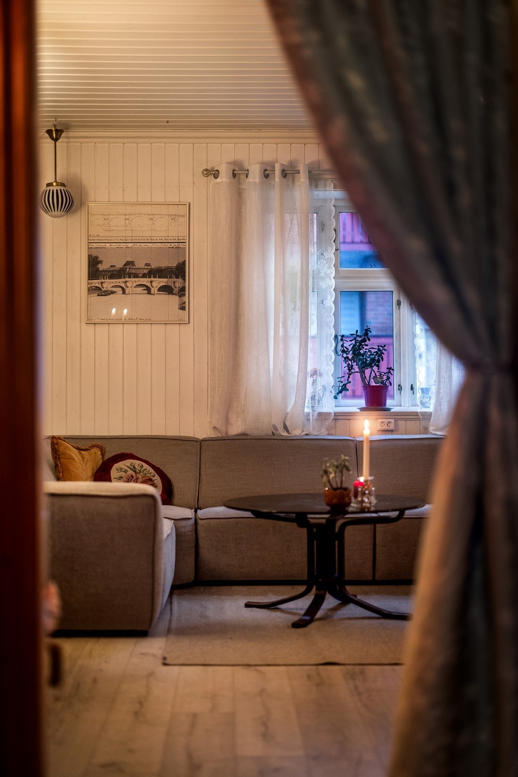 Vinduene er plassert slik at de gir et fint utsyn og lysinnslipp. Galleribilde