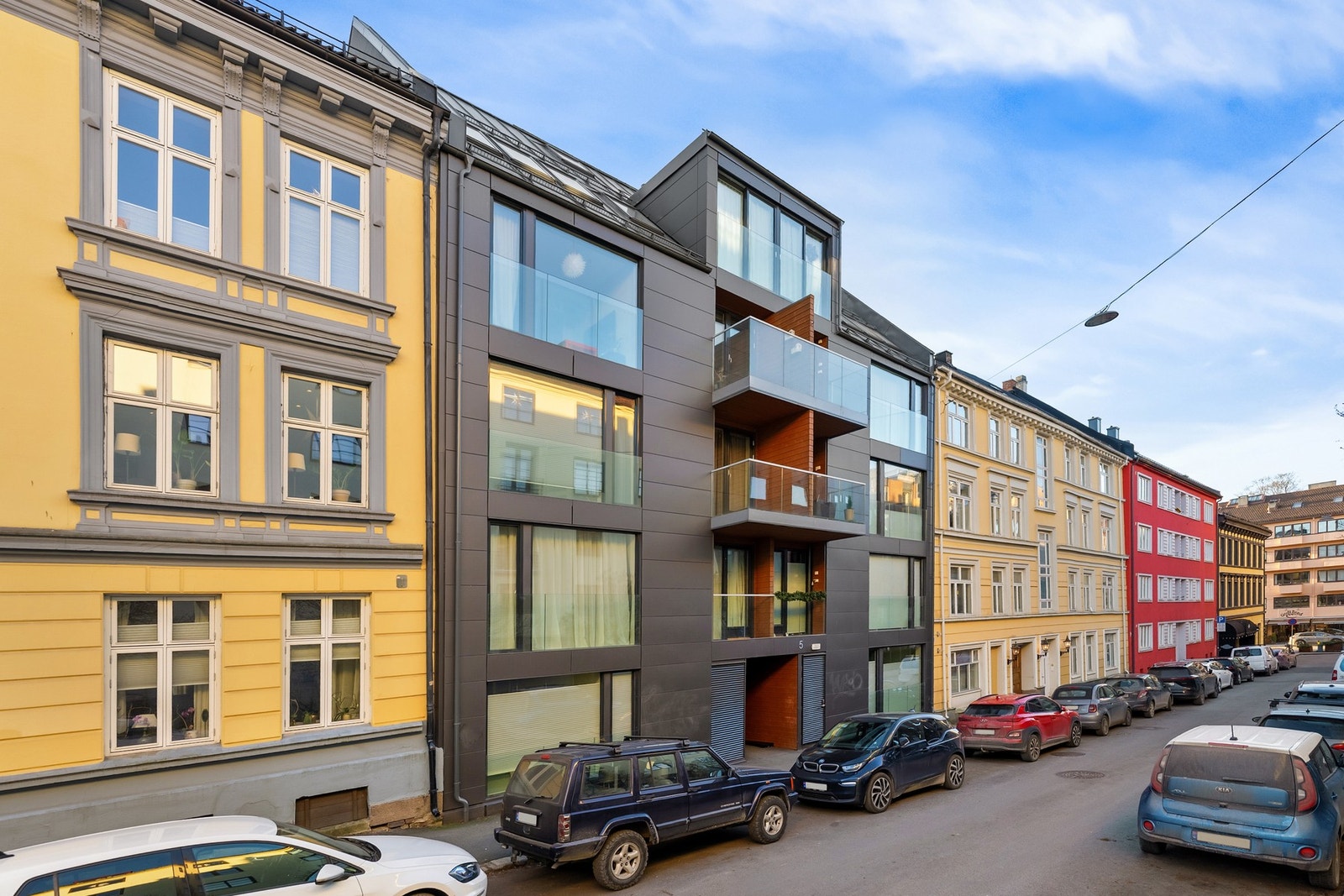 Umiddelbar nærhet til et bredt servicetilbud, offentlig kommunikasjon og gode rekreasjonsområder. Galleribilde