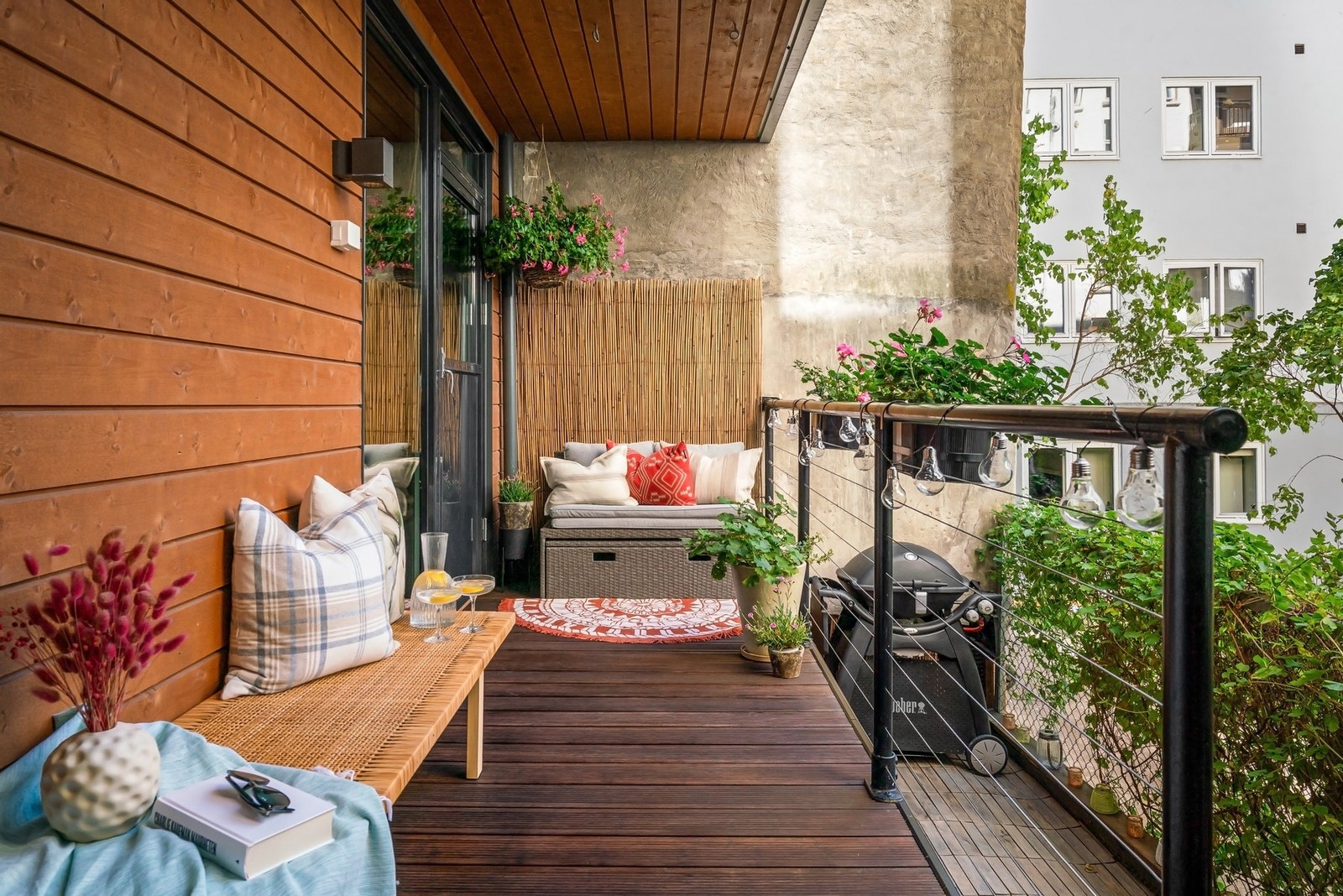 Hyggelig, vestvendt uteplass på totalt ca. 14 kvm. Galleribilde