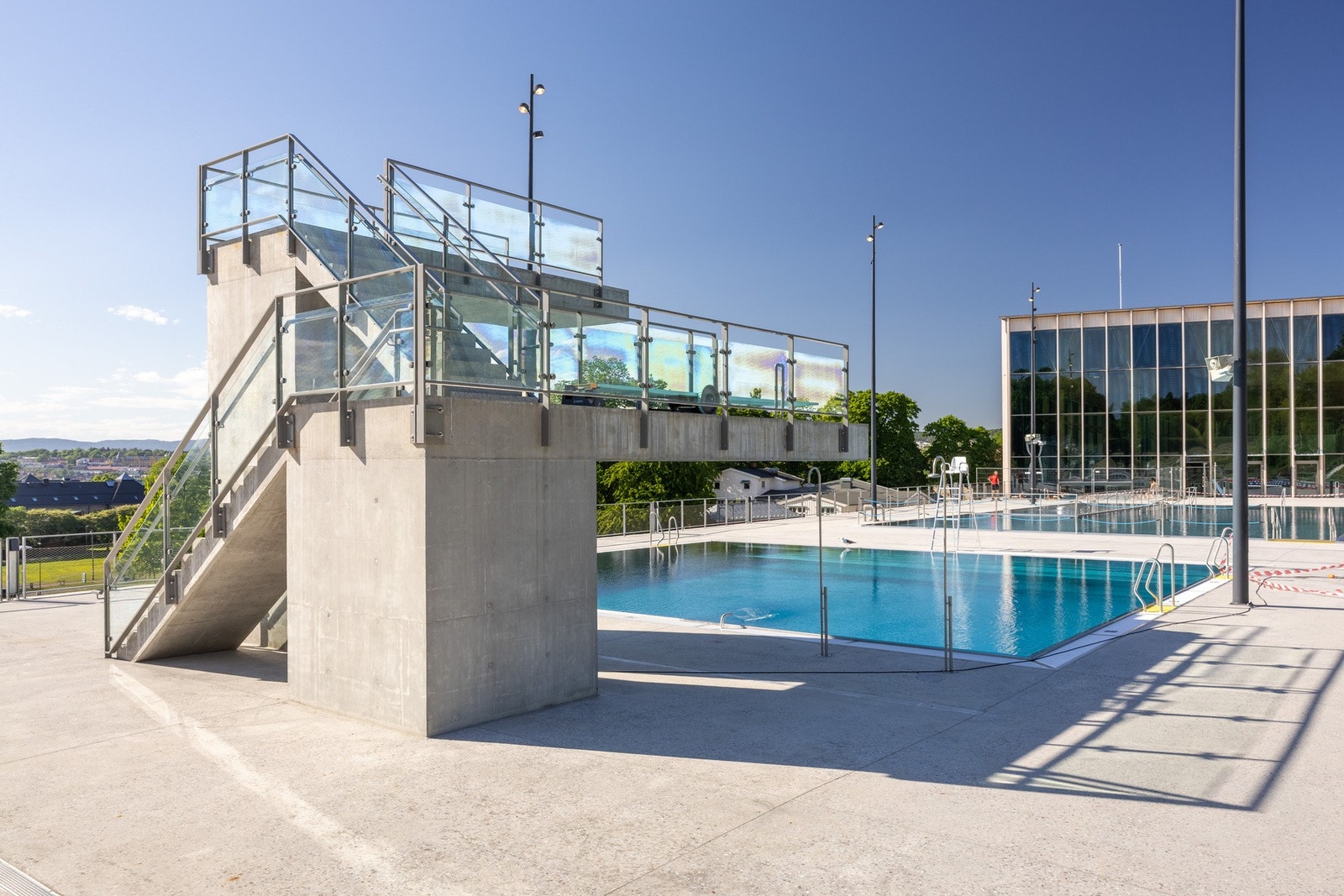 Flott utebad på Tøyenbadet. Galleribilde