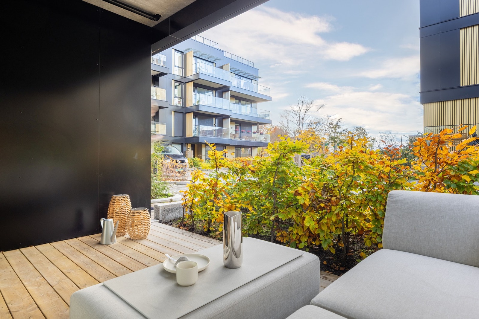 Terrassen er overbygd, så den kan benyttes selv når været ikke er på topp. Galleribilde