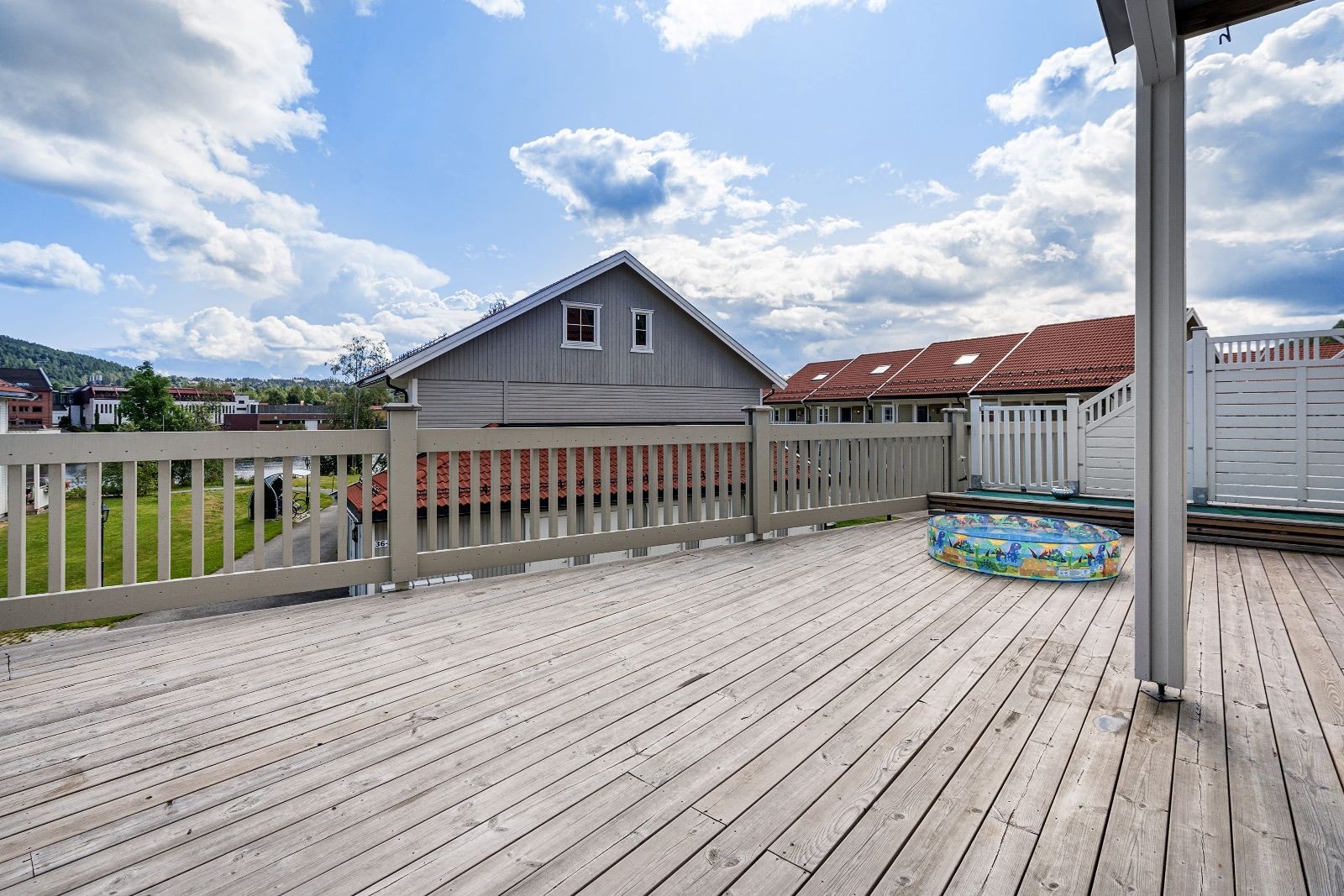 Stor terrasse på ca. 42 kvm Galleribilde