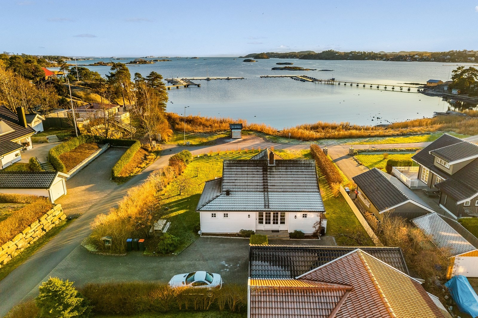 Velkommen til en sjarmerende enebolig i idylliske omgivelser - hus og hytte i ett! Galleribilde