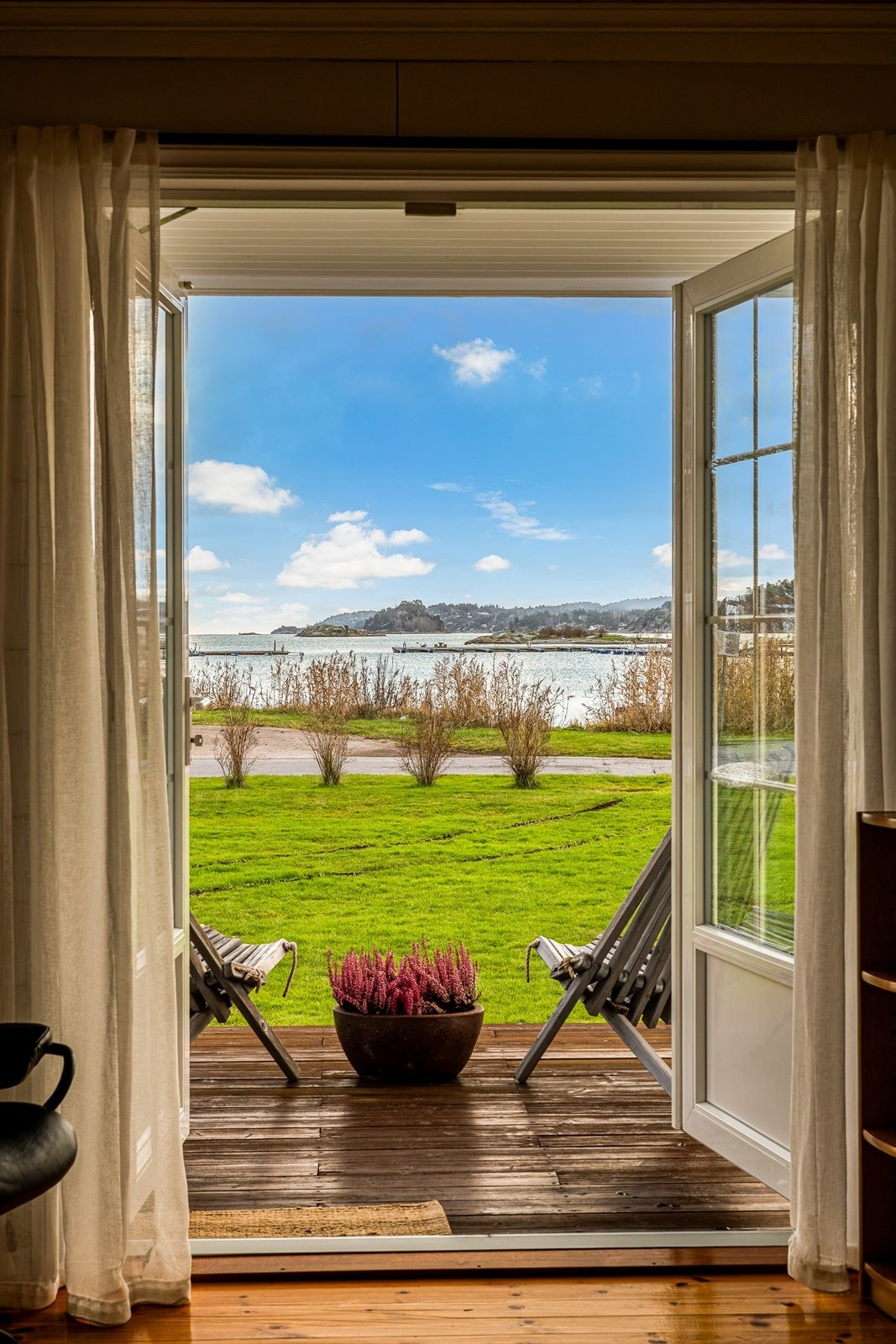 Om sommeren er det deilig å trekke ut for både avslapning og middager i varmen. Galleribilde