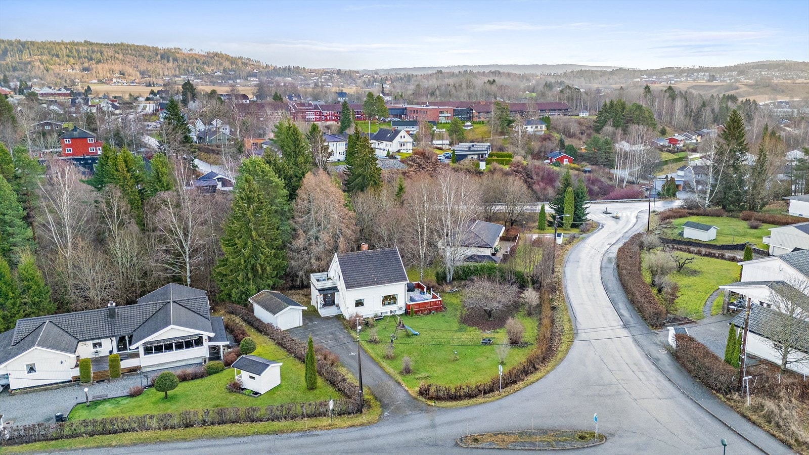 Boligen har en familievennlig plassering med lite trafikk. Galleribilde