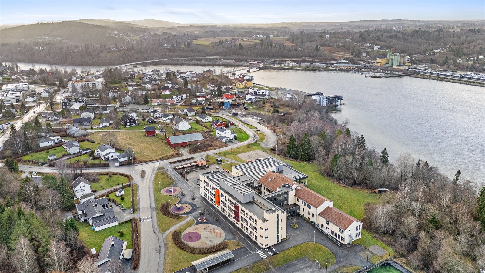 Gode turmuligheter i nærliggende skog og mark, samt langs Vorma. Galleribilde
