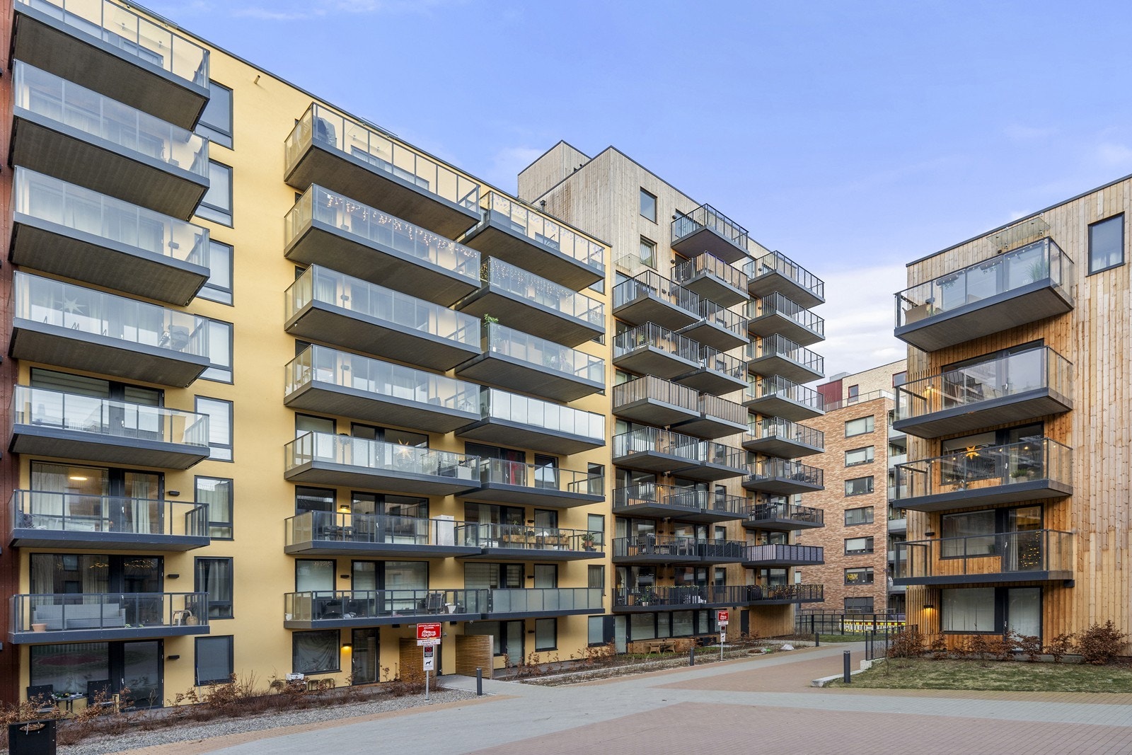 Med Triaden Storsenter og SATS kun et par minutter unna, er både innkjøp og trening lett tilgjengelig. Galleribilde