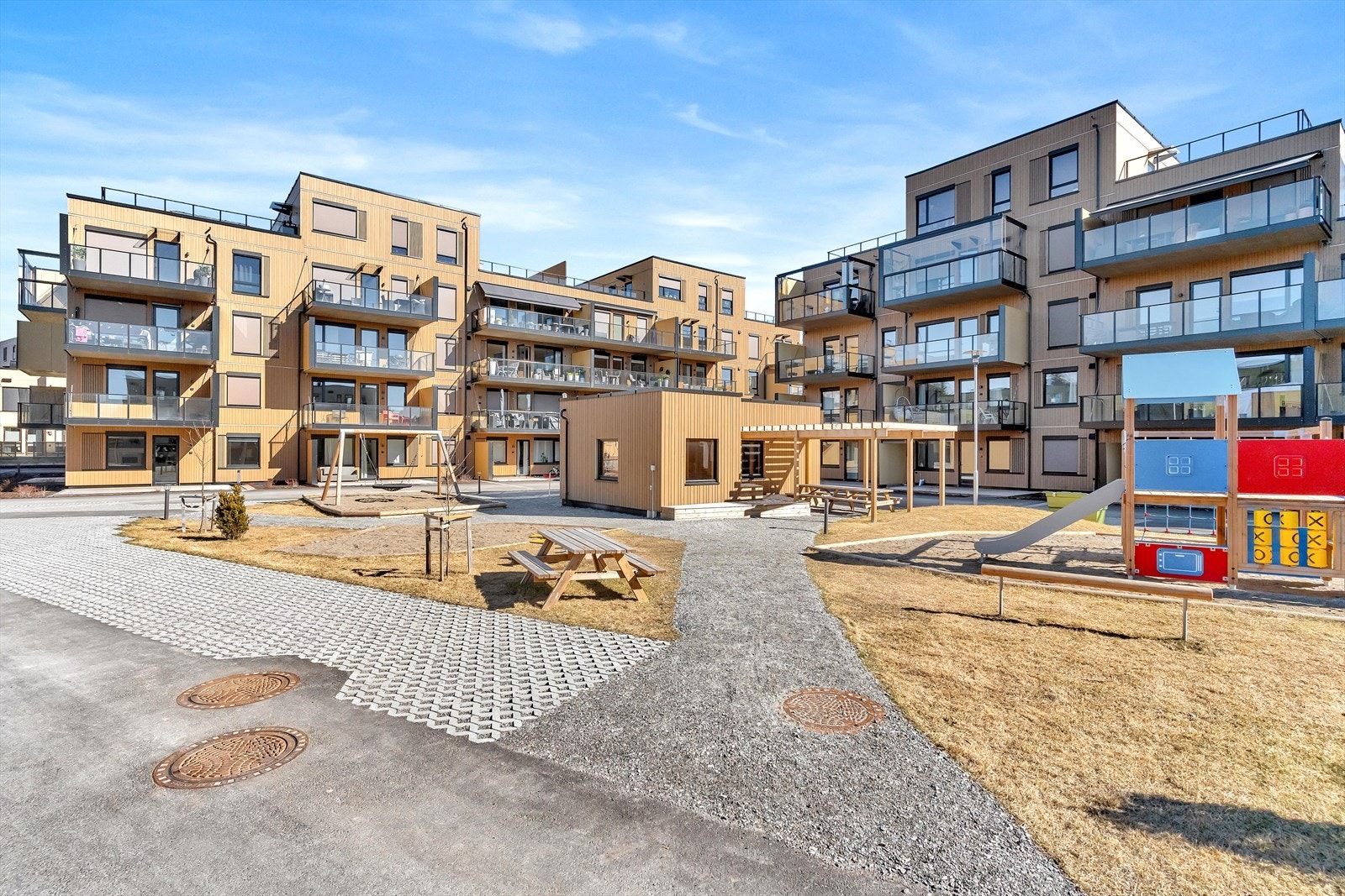 Hyggelige fellesarealer i sameiet til glede for beboerne! Galleribilde