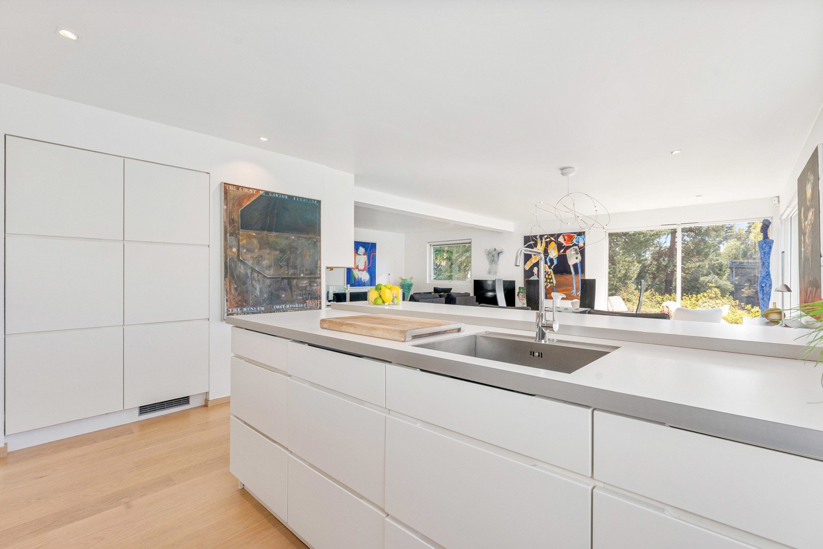 Kjøleskap/fryser, oppvaskmaskin og stekeovn ble byttet i 2019 Galleribilde