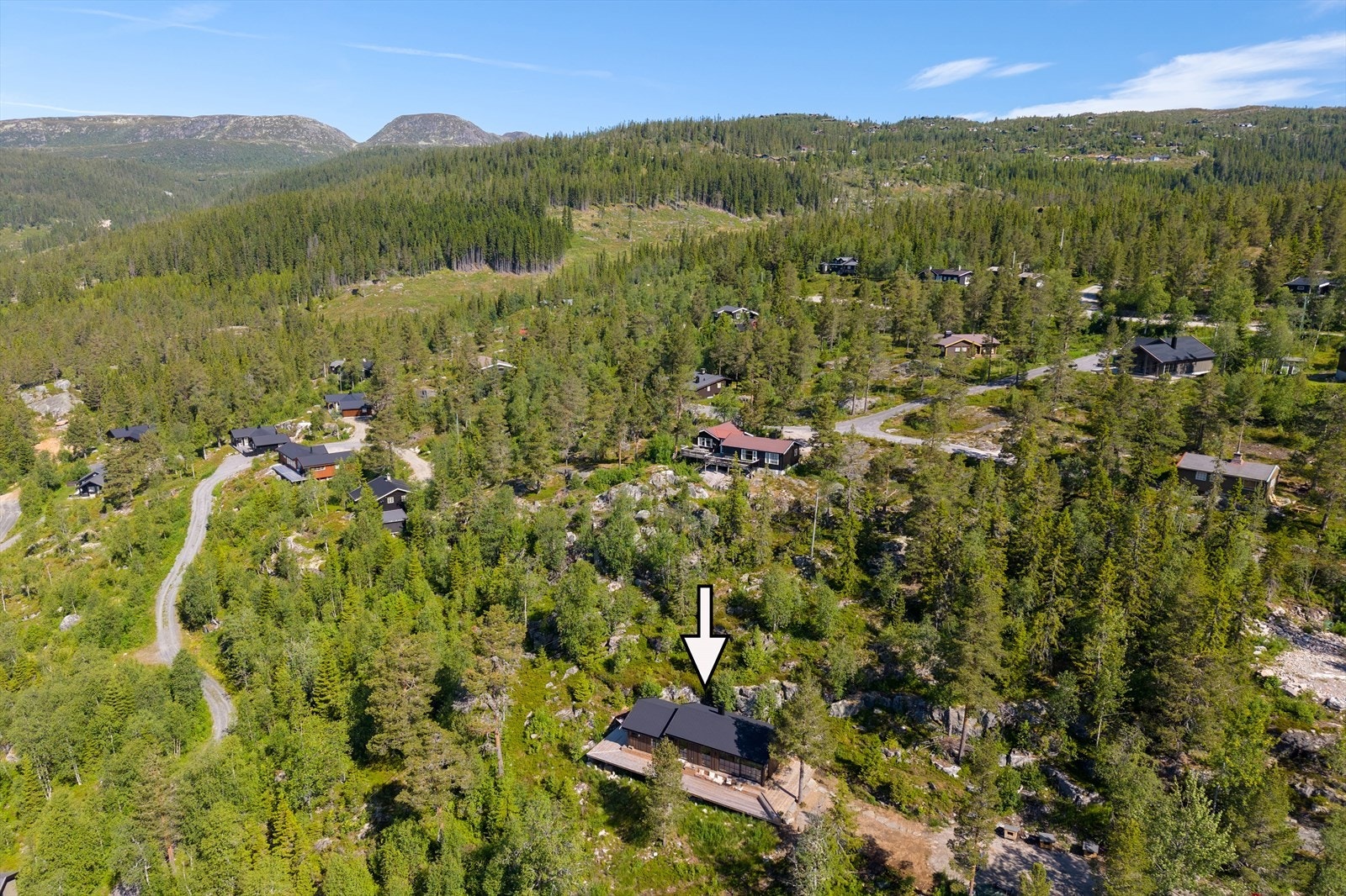 Tempelseter byr ikke bare på fantastiske sol- og utsiktsforhold, men også et bredt spekter av friluftsaktiviteter året rundt, med variert og spennende terreng rett utenfor døren. Galleribilde