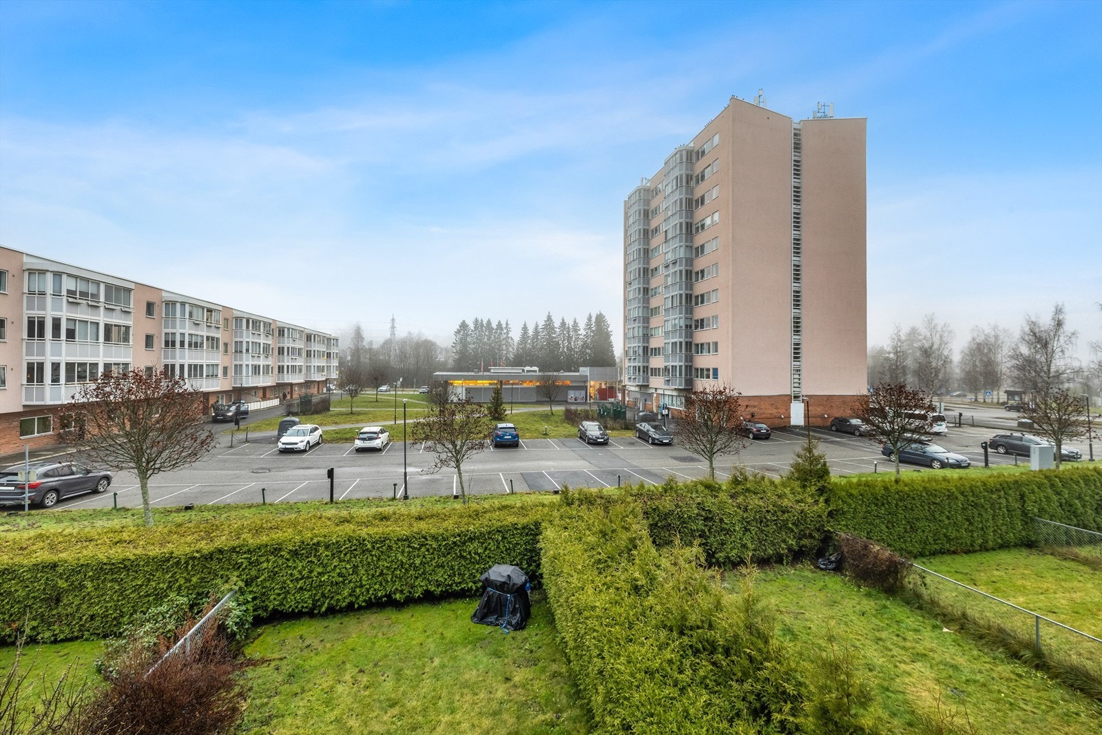 Kort og trygg gangavstand til Løvenstad barneskole og Sandbekken ungdomsskole. Galleribilde