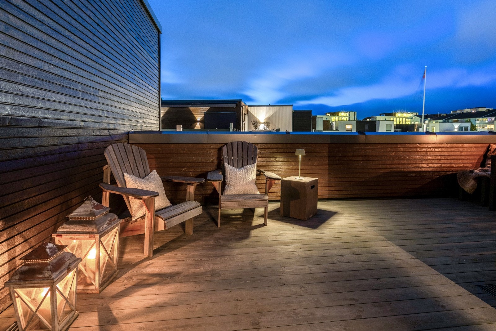 Eiendommen ligger i et svært barnevennlig boligområde, kun noen få meter fra en nærliggende barnehage, og har trygg gangvei til Døli barneskole. Galleribilde