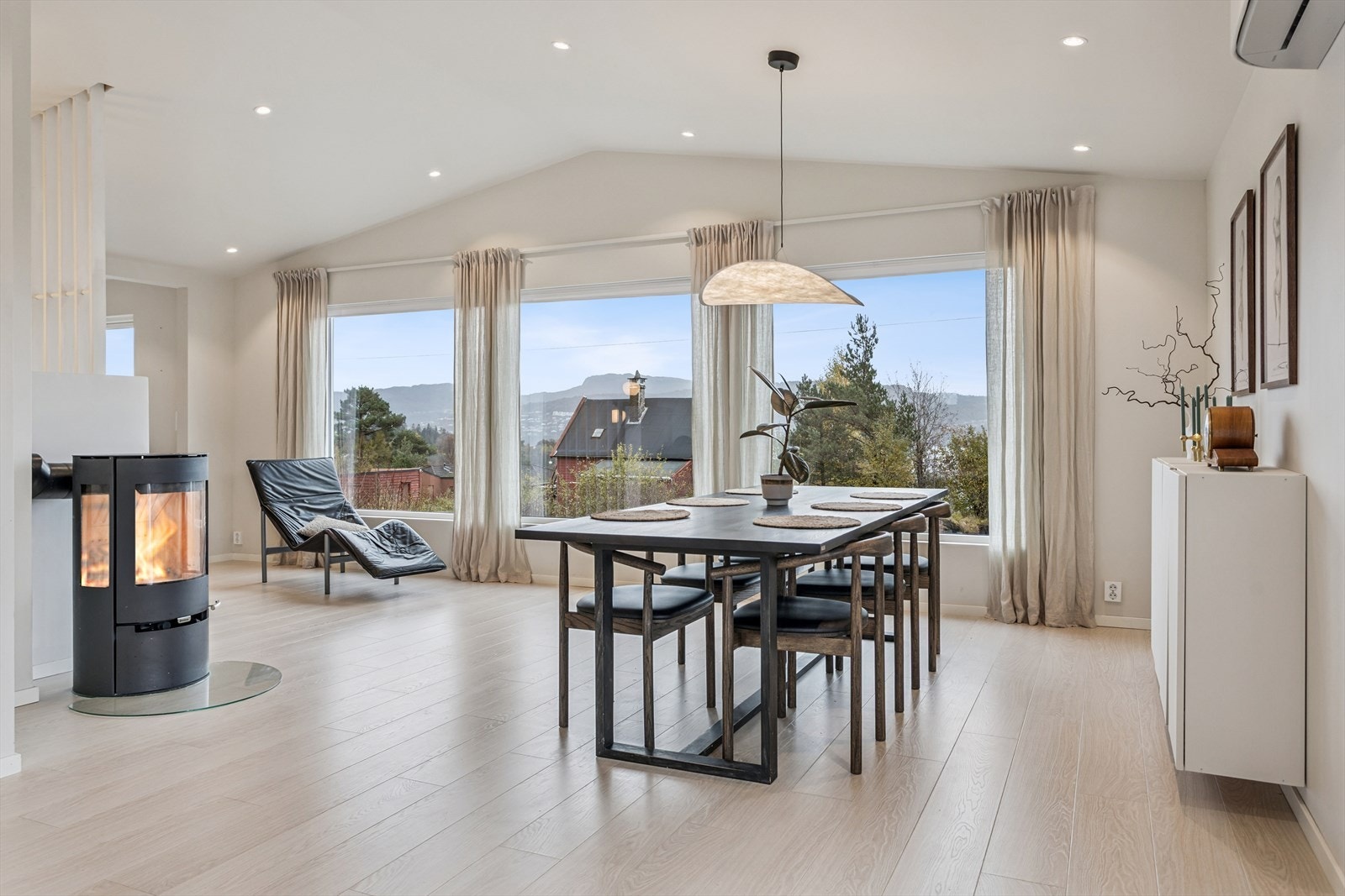 Velkommen til ditt lekre, nye hjem i Skogvegen 47! Galleribilde