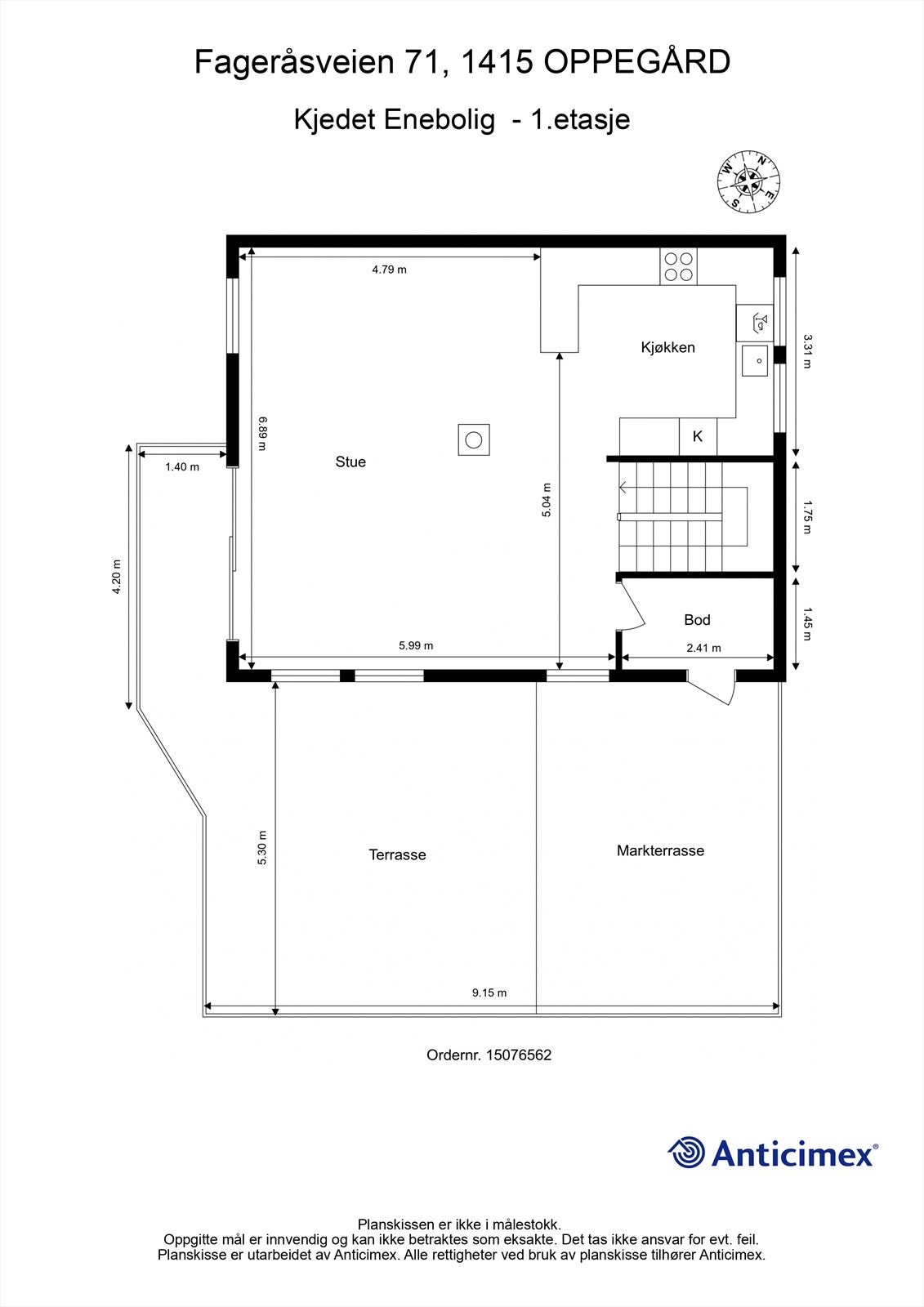 Første etasje består av en åpen stue- og kjøkkenløsning med utgang til den store terrassen. Galleribilde