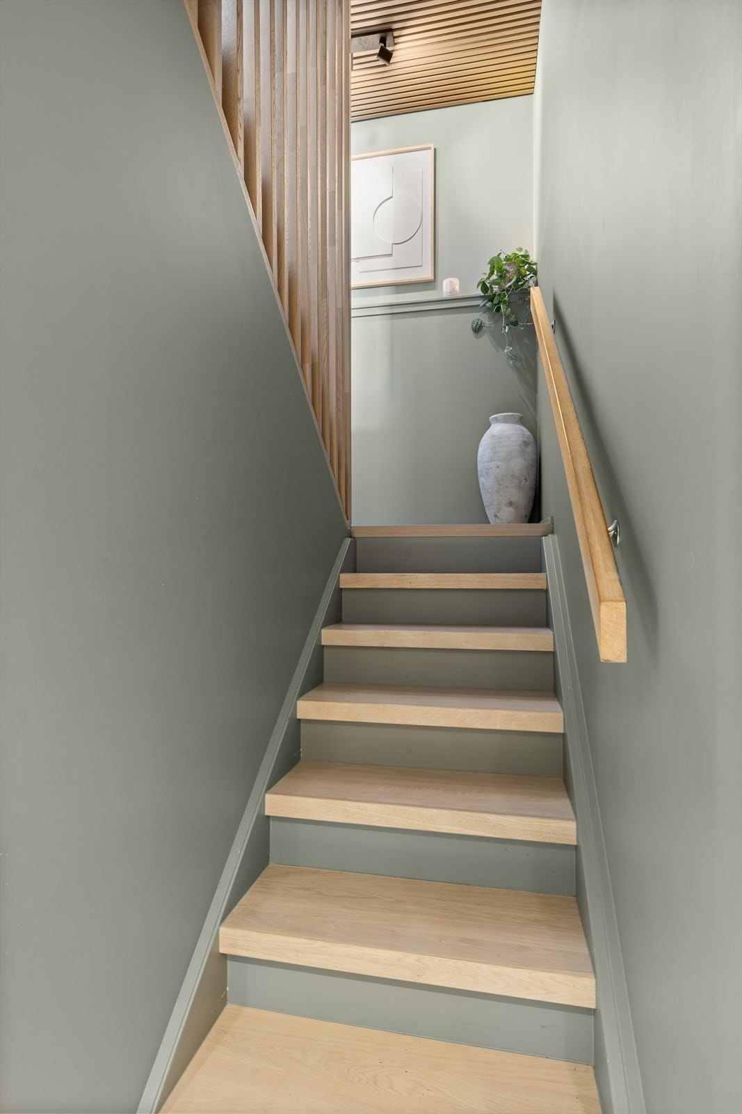 Vi tar trappen opp til første etasje. Galleribilde