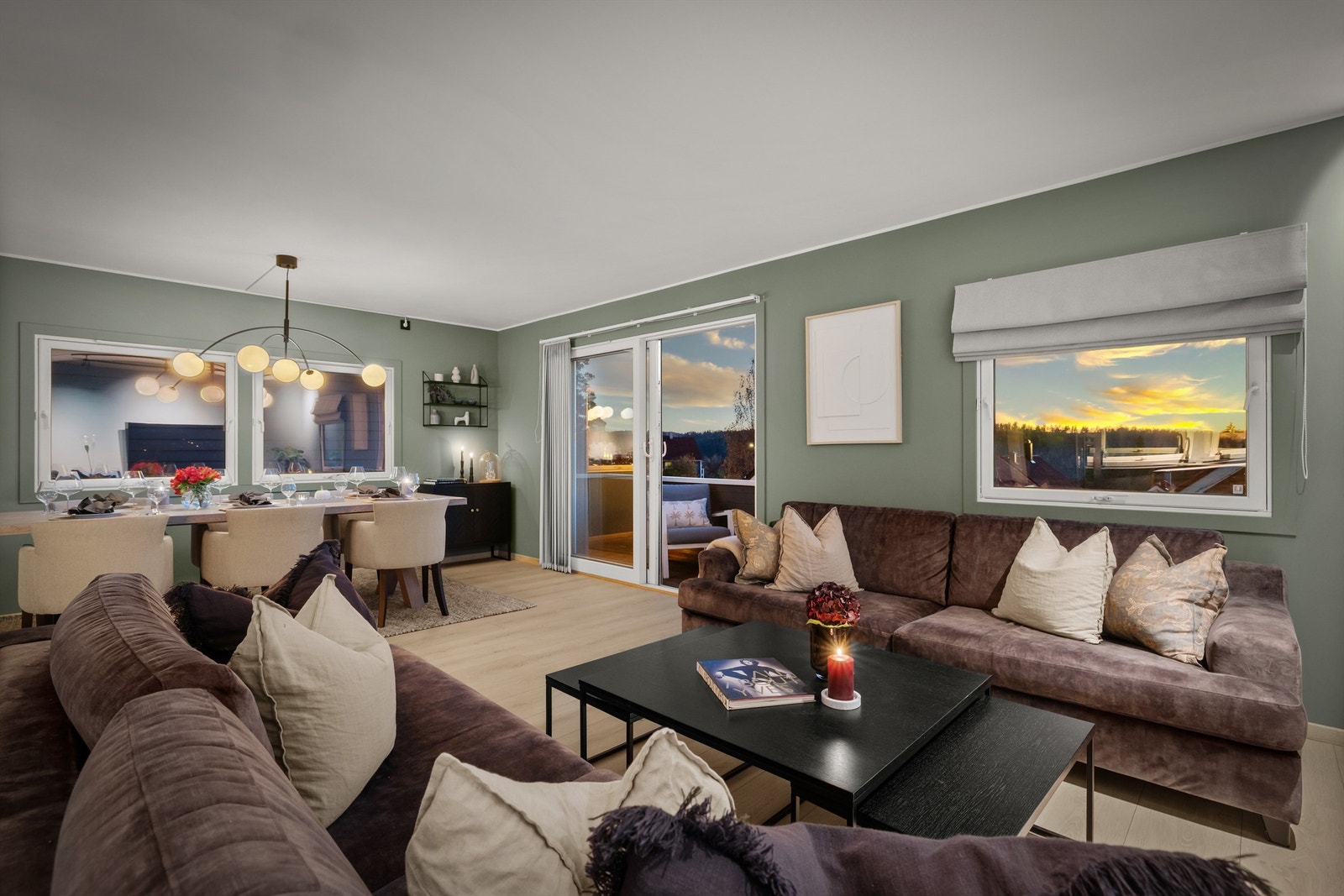 Stuen er et hyggelig sted å trekke seg tilbake på kvelden. Galleribilde