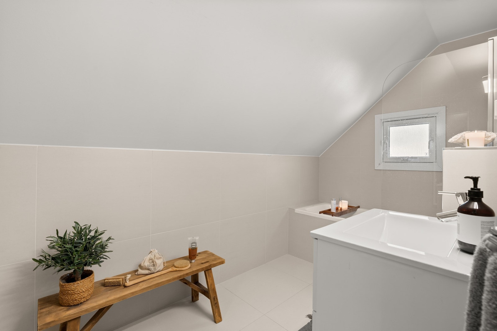 Her er det også et innbygget badekar for ekstra velvære. Galleribilde