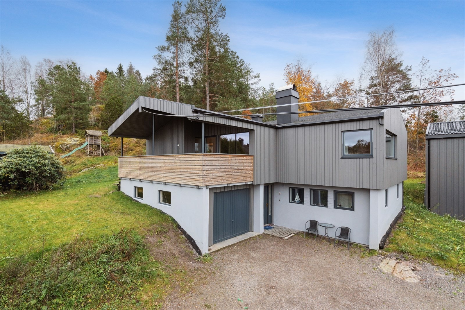 Velkommen til Føykåsveien 12A -Oppgradert enebolig med hybel/utleiedel Galleribilde