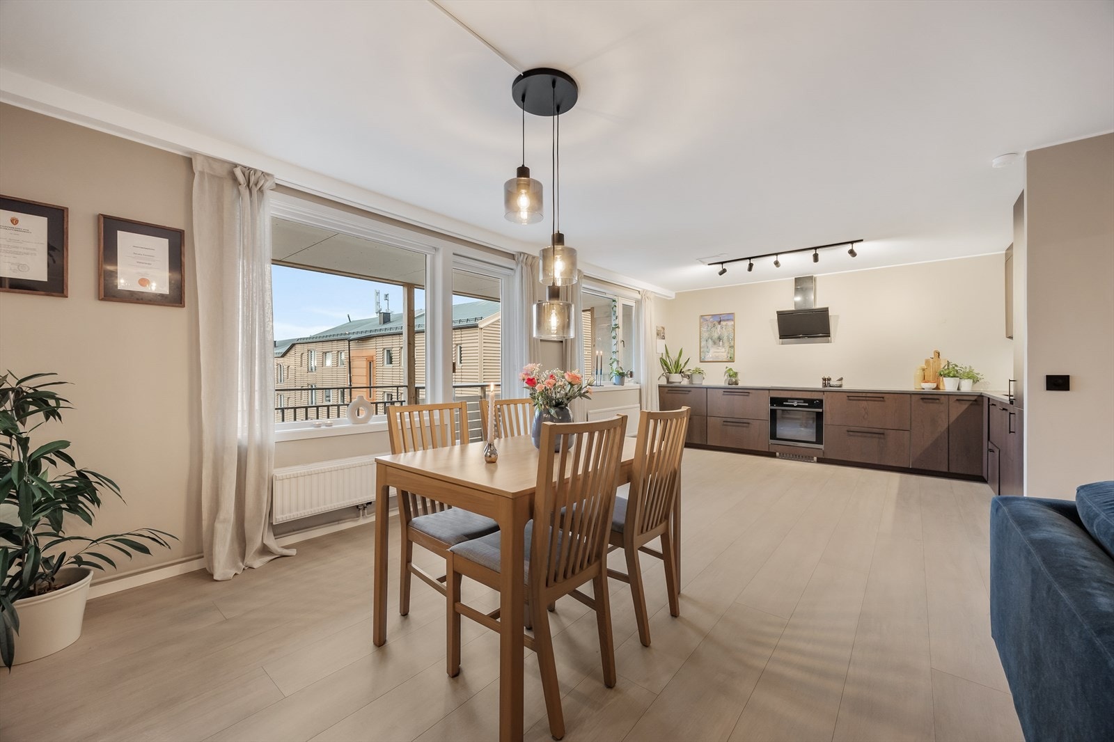 Spisestuen rommer i dag plass til opp til flere personer. Galleribilde