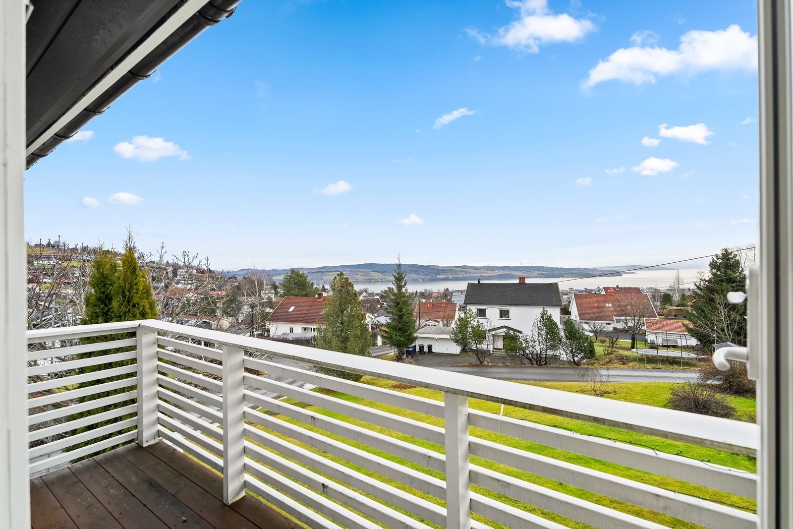 Svært luftig med vidstrakt utsikt. Galleribilde