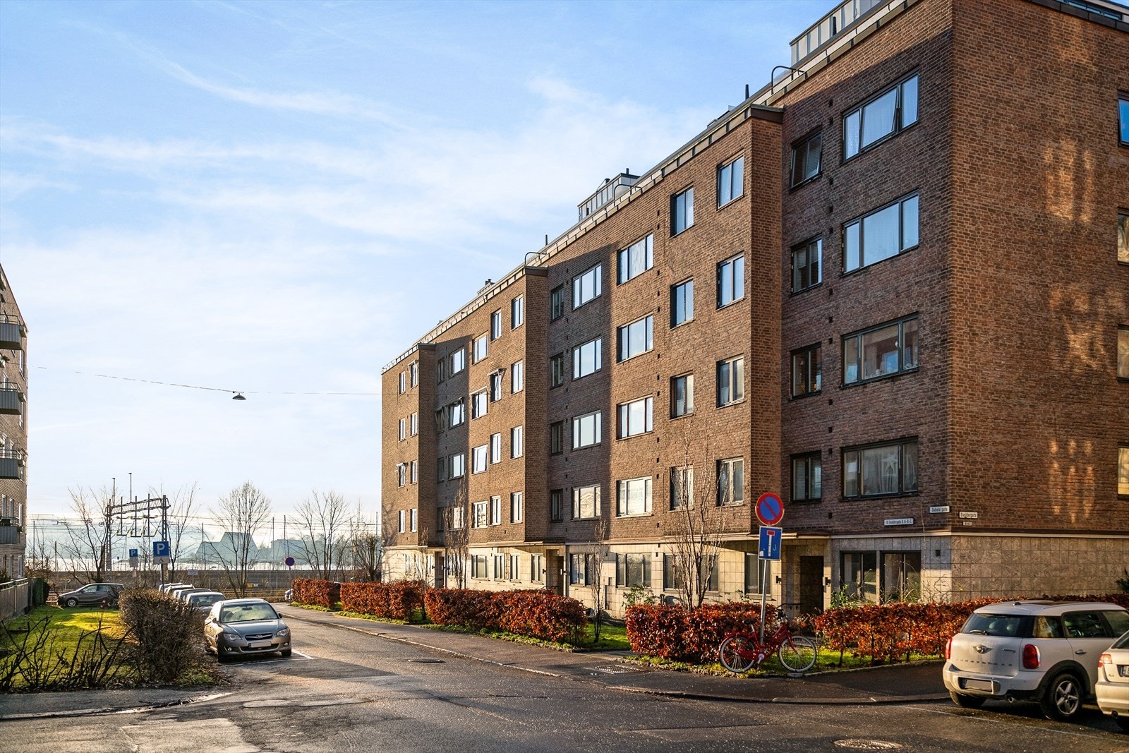 Svært gode kollektivmuligheter med under 5 minutters gange til en rekke trikk- og busstopper. Galleribilde