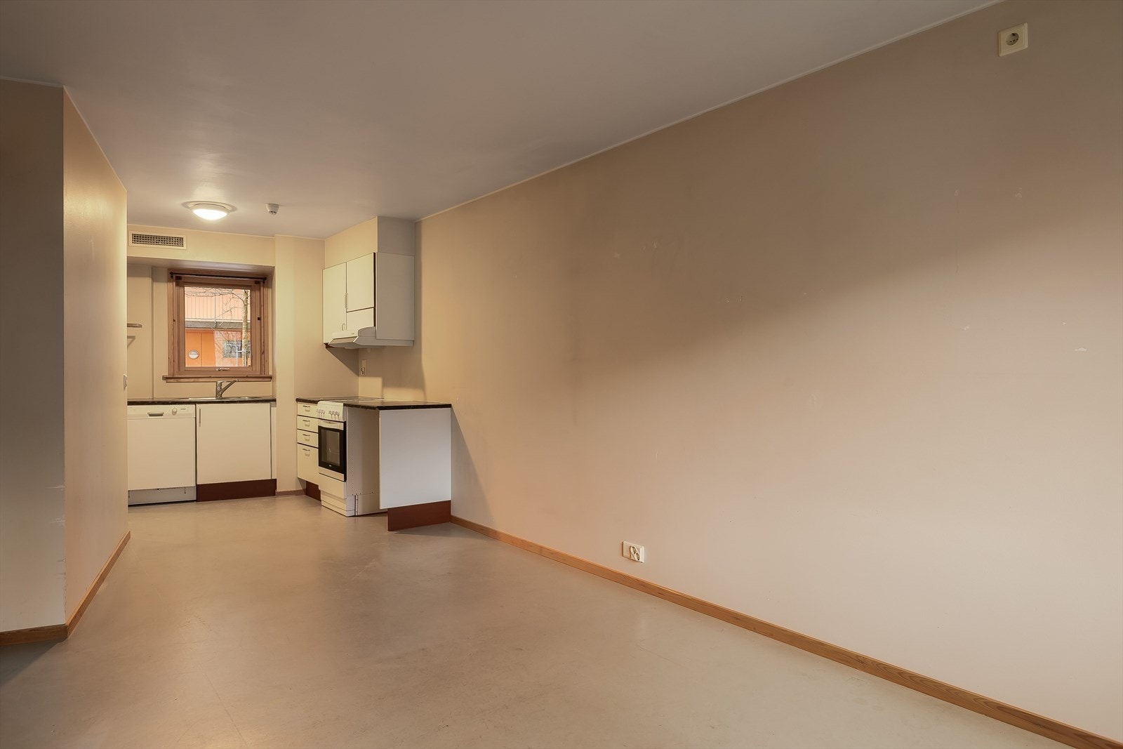 Kjøkken sett fra stue Galleribilde