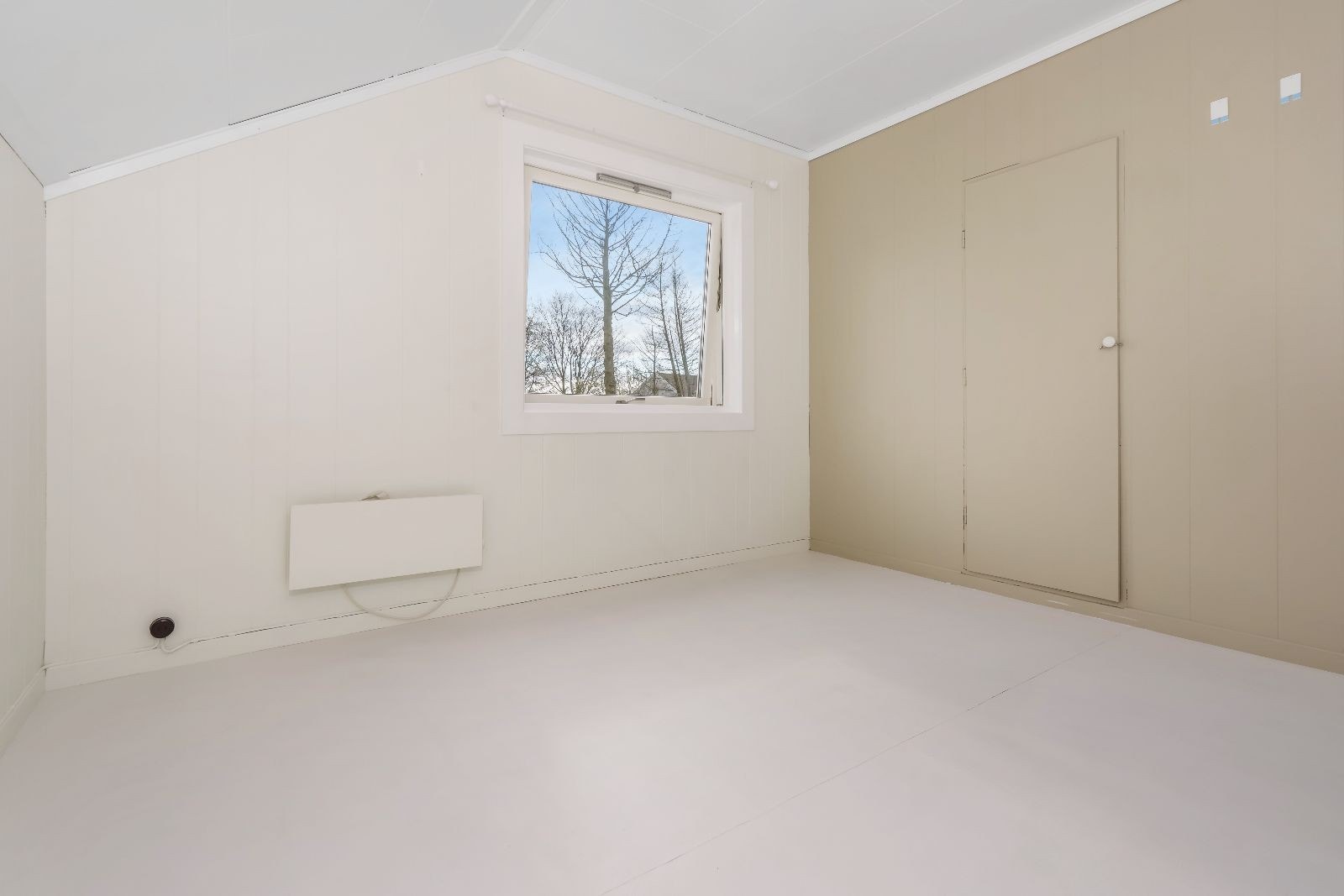 Inngang til walkin closet Galleribilde