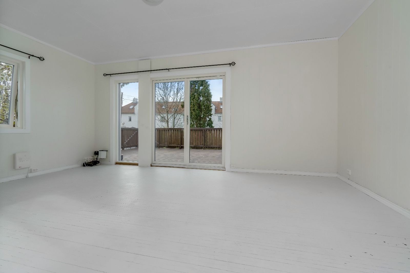 Stue med utgangt til veranda Galleribilde