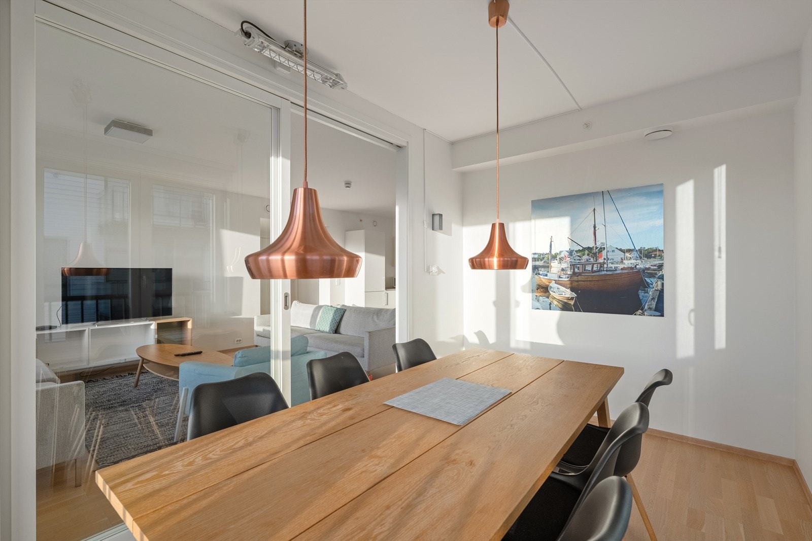 Vinterhage hvor dørene ut kan åpnes. Rommet fungerer også som en del av stuen, og er i dag brukt som spisestue. Galleribilde