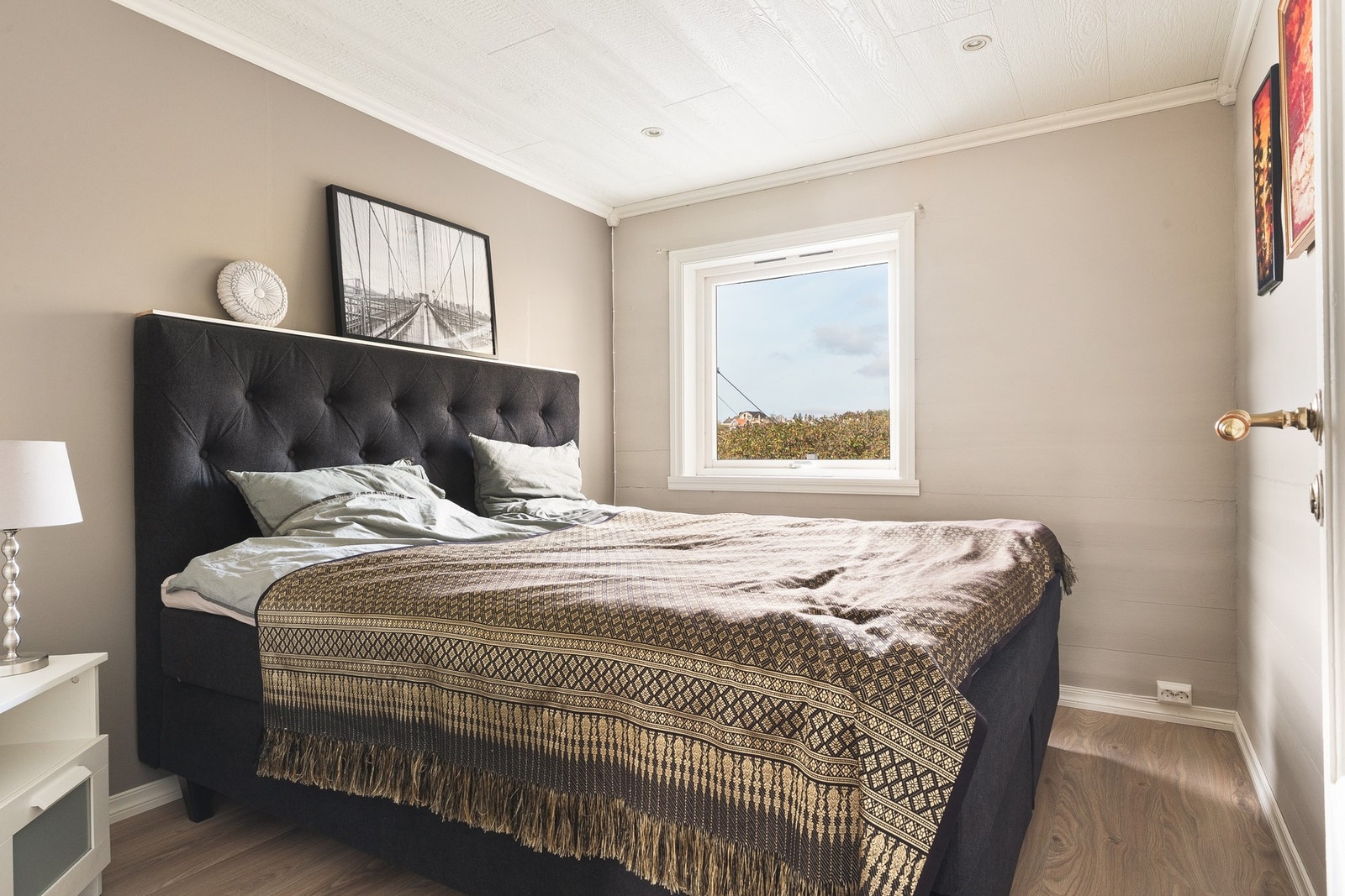 Soverom to måler ca. 8,2 kvm, og er også av god størrelse. Galleribilde