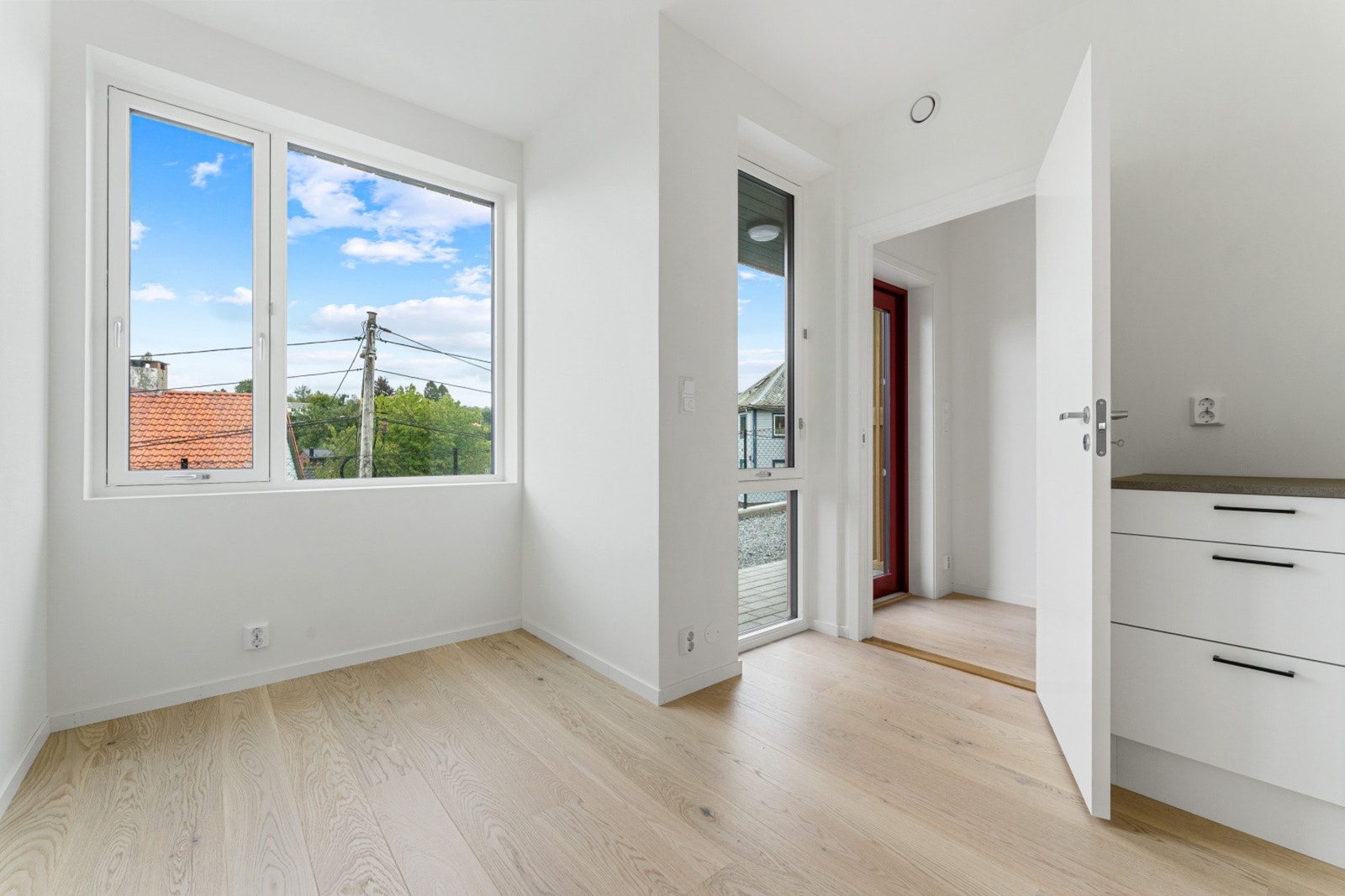 Hybelen er perfekt for tenåringen, gjester eller som en ekstra inntektskilde med estimert leie på 9-10 000 kr i måneden. Galleribilde