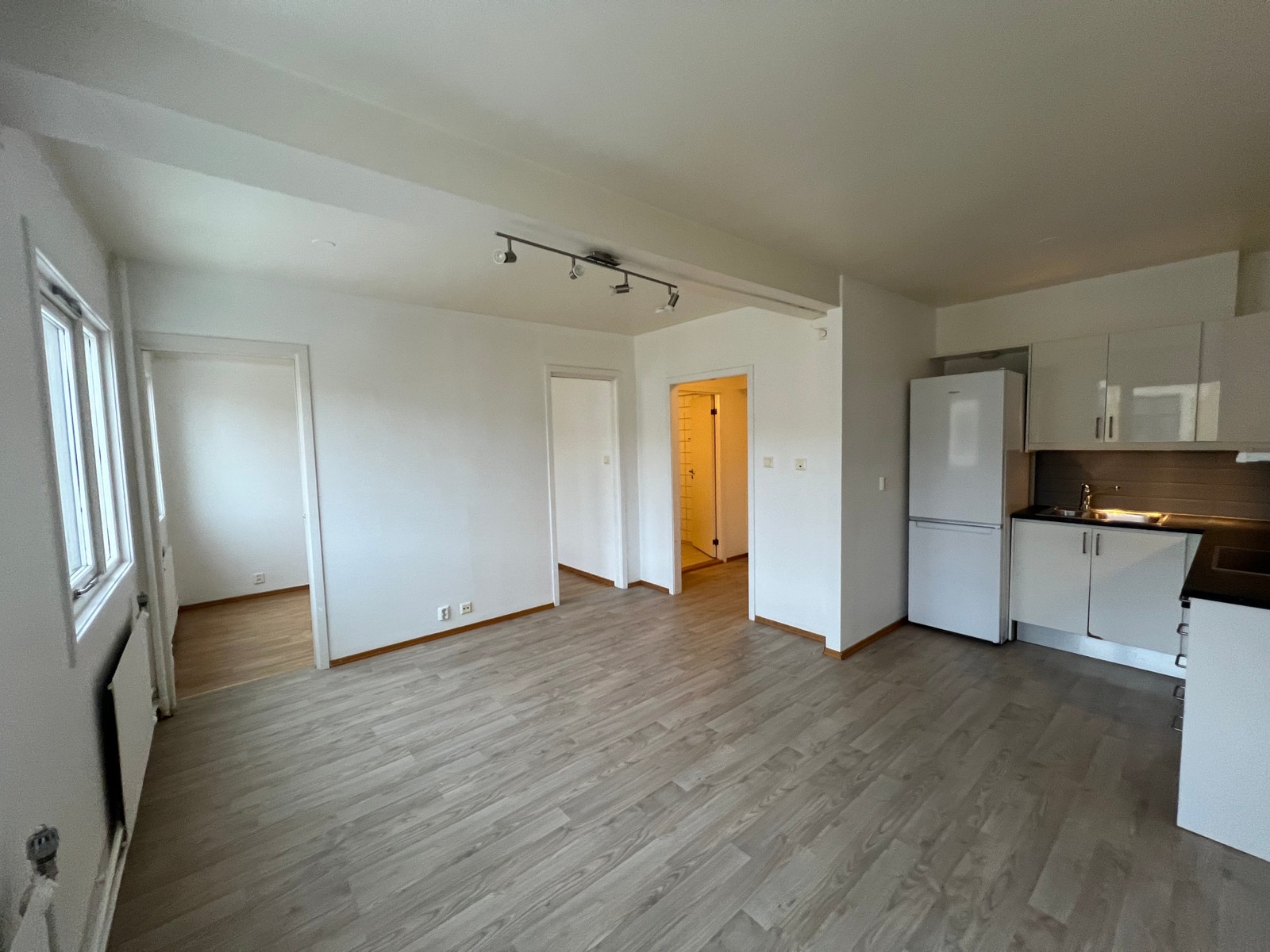 Stue/kjøkken mot soverom Galleribilde