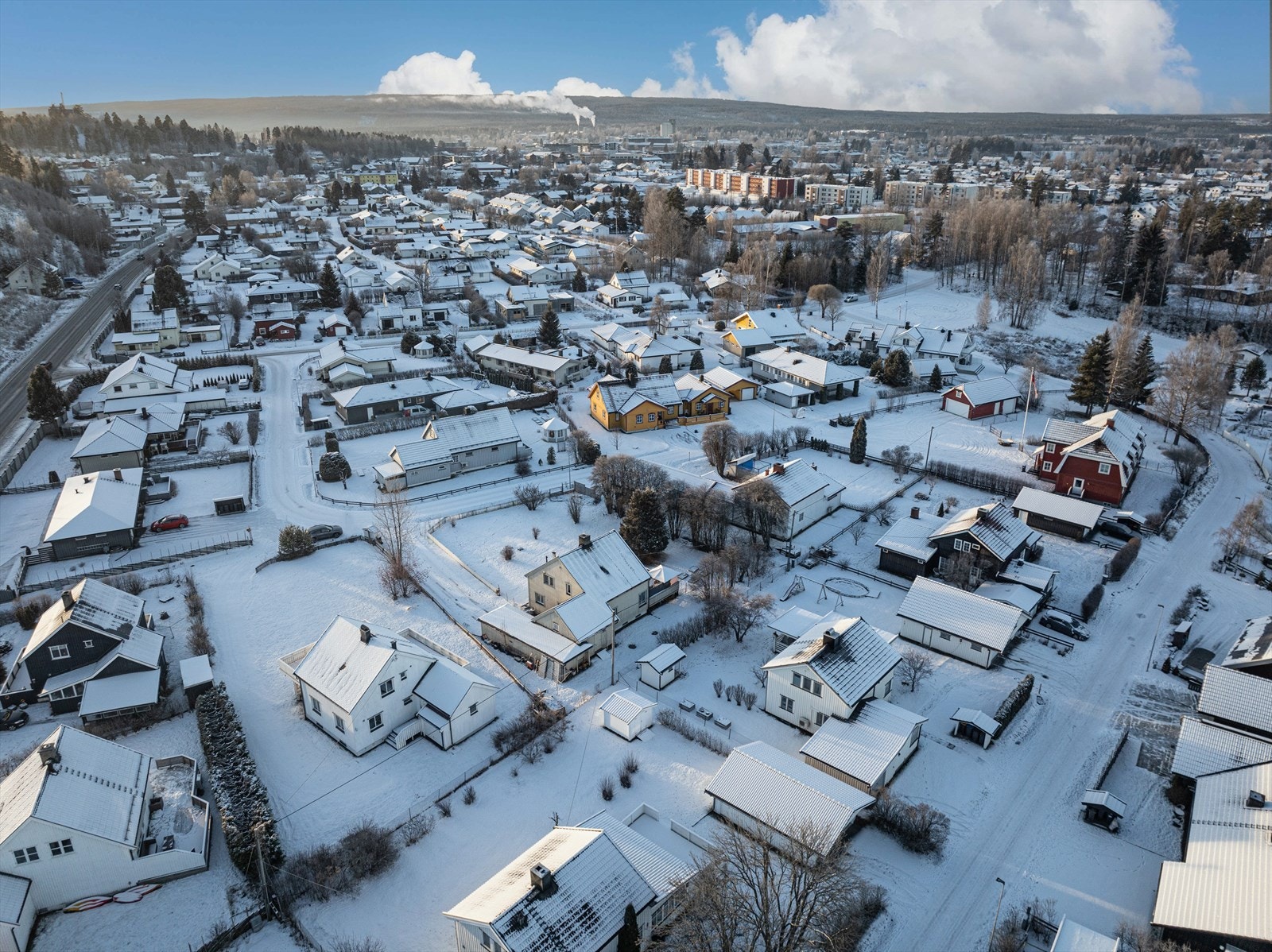 Eiendommen har gangavstand til Elverum sentrum. Galleribilde