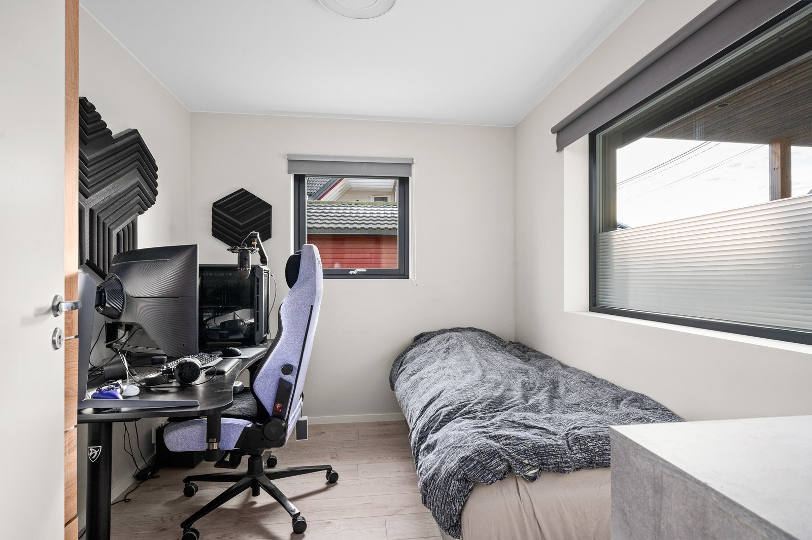 Soverom 3 i 1. etasje - et fint barnerom/ungdomsrom. Galleribilde