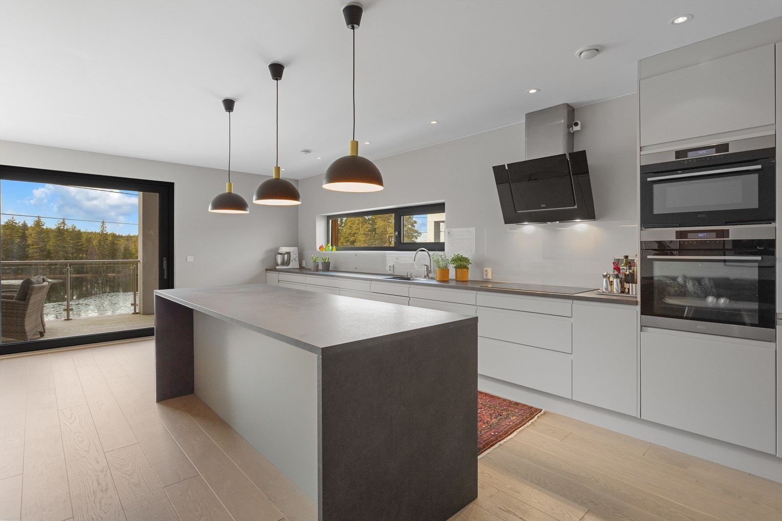 Flott og romslig kjøkken ! Galleribilde